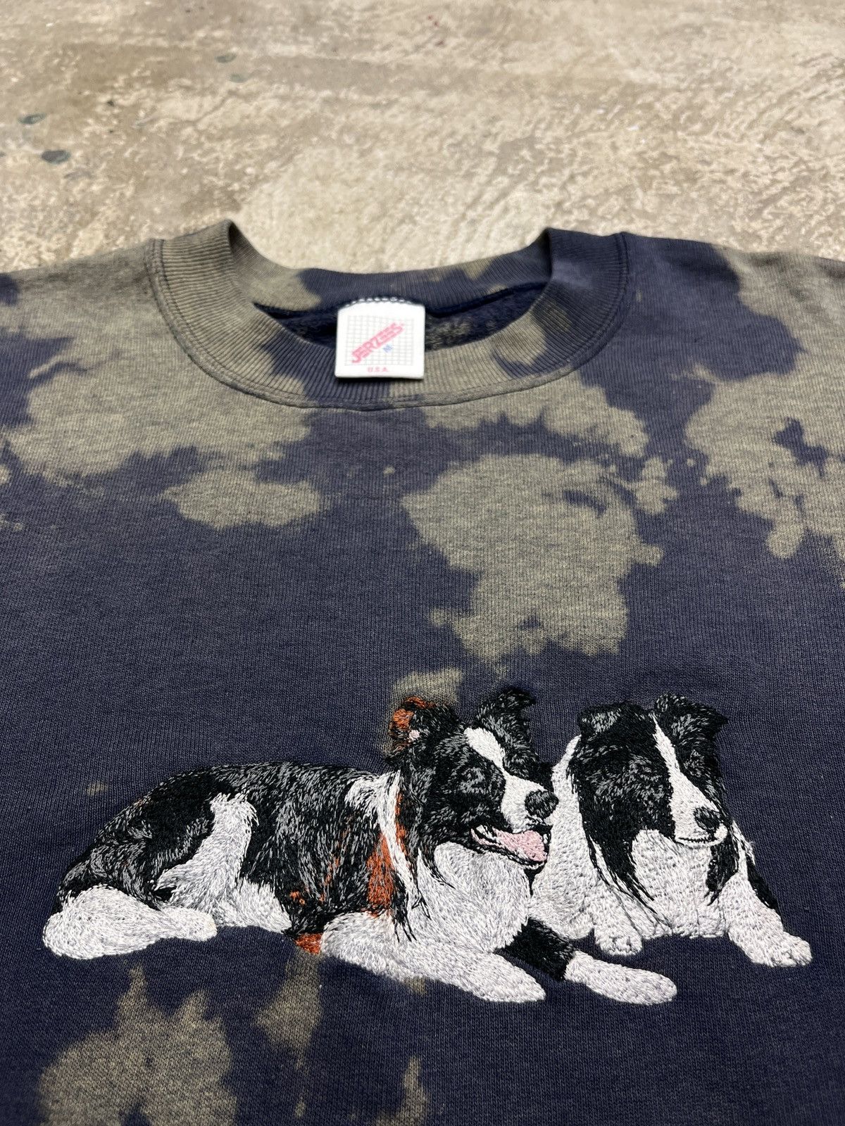 Native × Vintage CUTE DOGS EMBROIDERED CUSTOM BLEACHED SWEATSHIRT - № 1293 Size US L / EU 52-54 / 3 - 4 Thumbnail