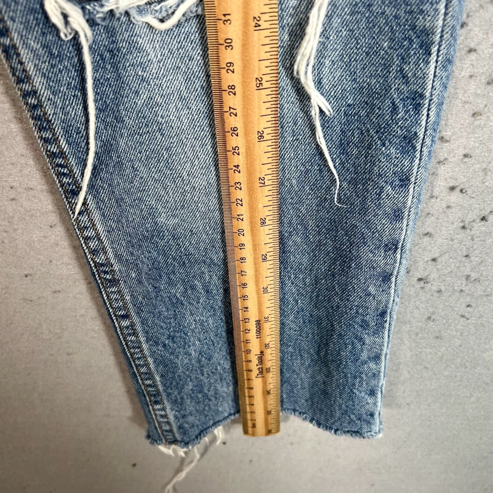 Levi's VINTAGE Levi's 511 Jeans Mens Adult 33 x 30 Blue Light Wash Tapered Leg Raw Hem Denim Jeans Mens Size US 33 - 4 Thumbnail