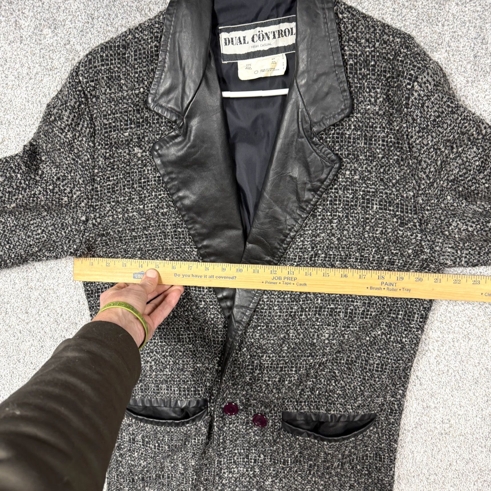 Vintage VINTAGE Dual Control Coat Wool Tweed Long Overcoat Gray S Shawl Collar Leather Trim Lined 2-Button Front Mens Size US S / EU 44-46 / 1 - 3 Thumbnail
