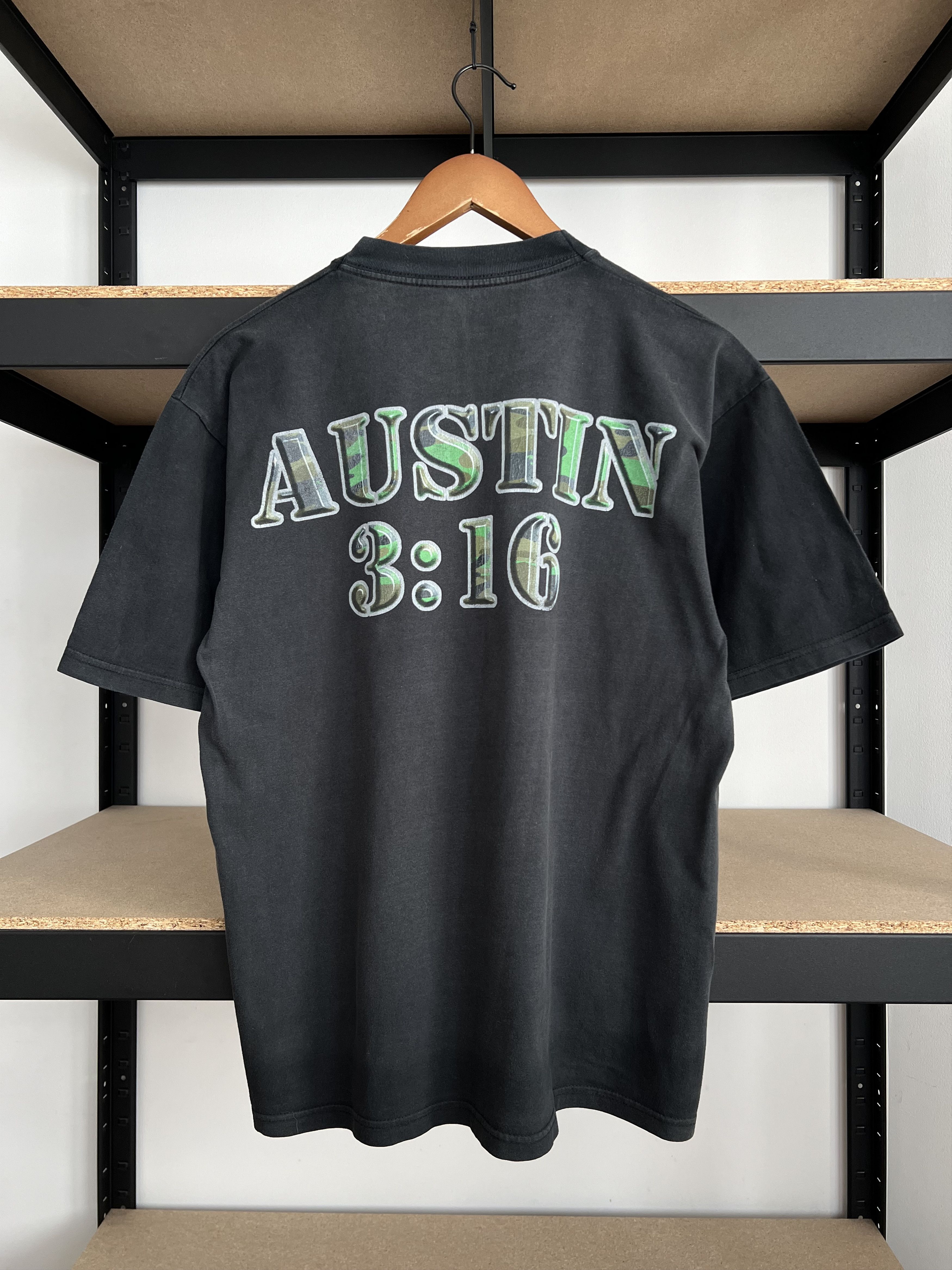 WWE Vintage 1998 Stone Cold Steve Austin Camo Face WWE T-shirt Size US M / EU 48-50 / 2 - 4 Thumbnail