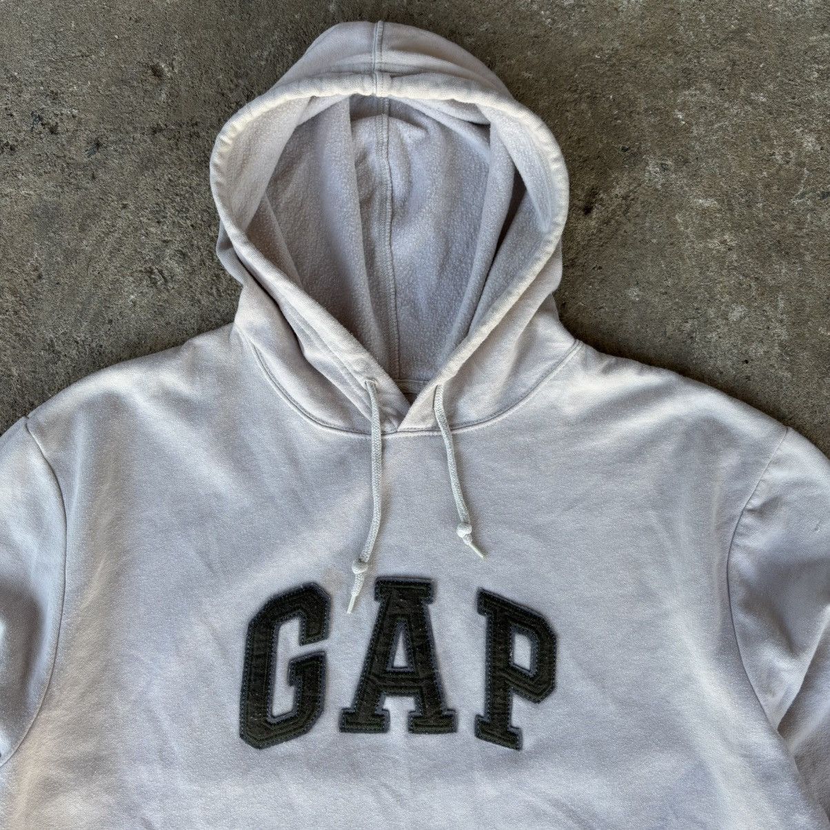 Gap Gap Logo Hoodie Cream Color🧁🍦 Size US XL / EU 56 / 4 - 2 Thumbnail