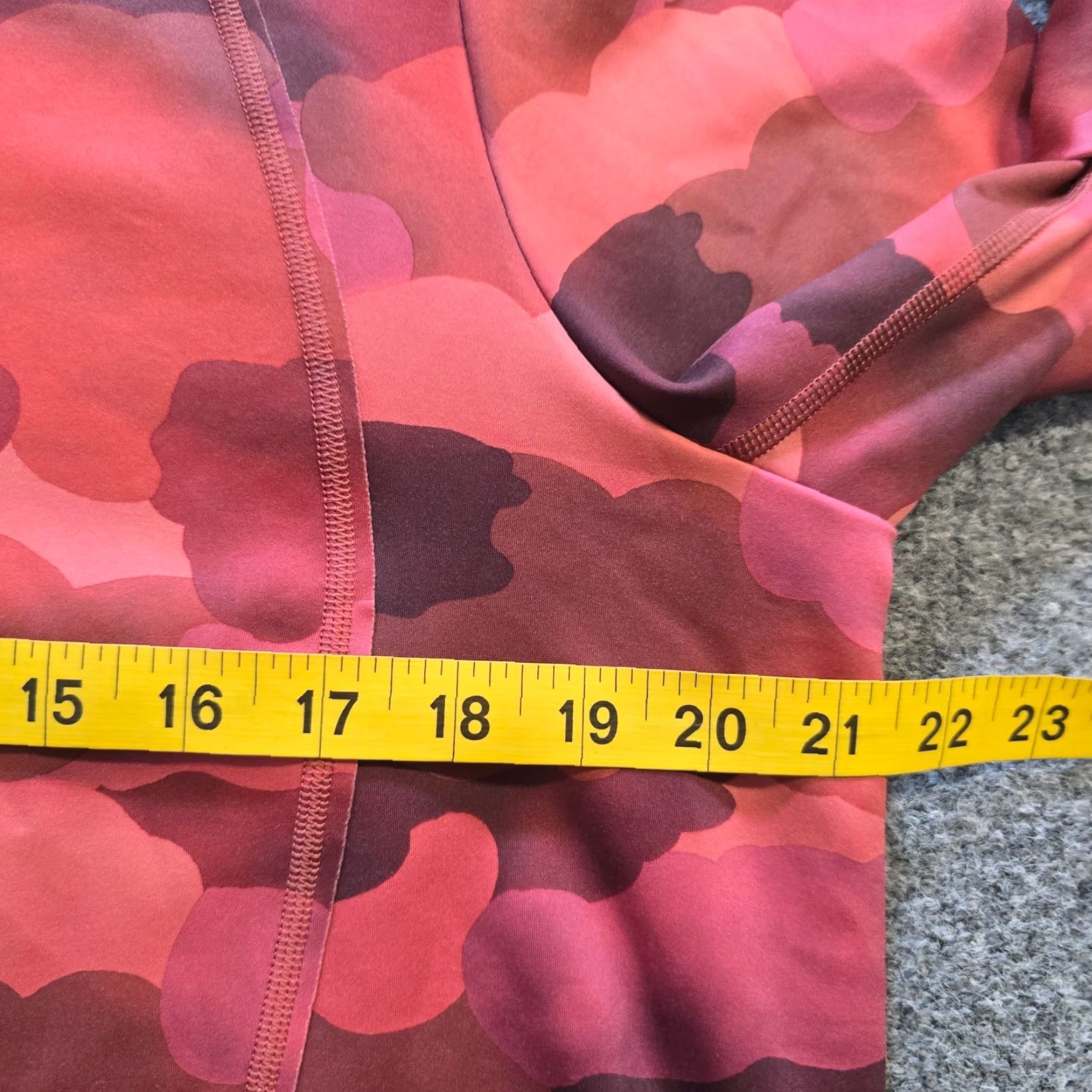Athleta Athleta Hoodie Women XL Red Camo Performance Crop Casual Comfort Size XL / US 12-14 / IT 48-50 - 4 Thumbnail