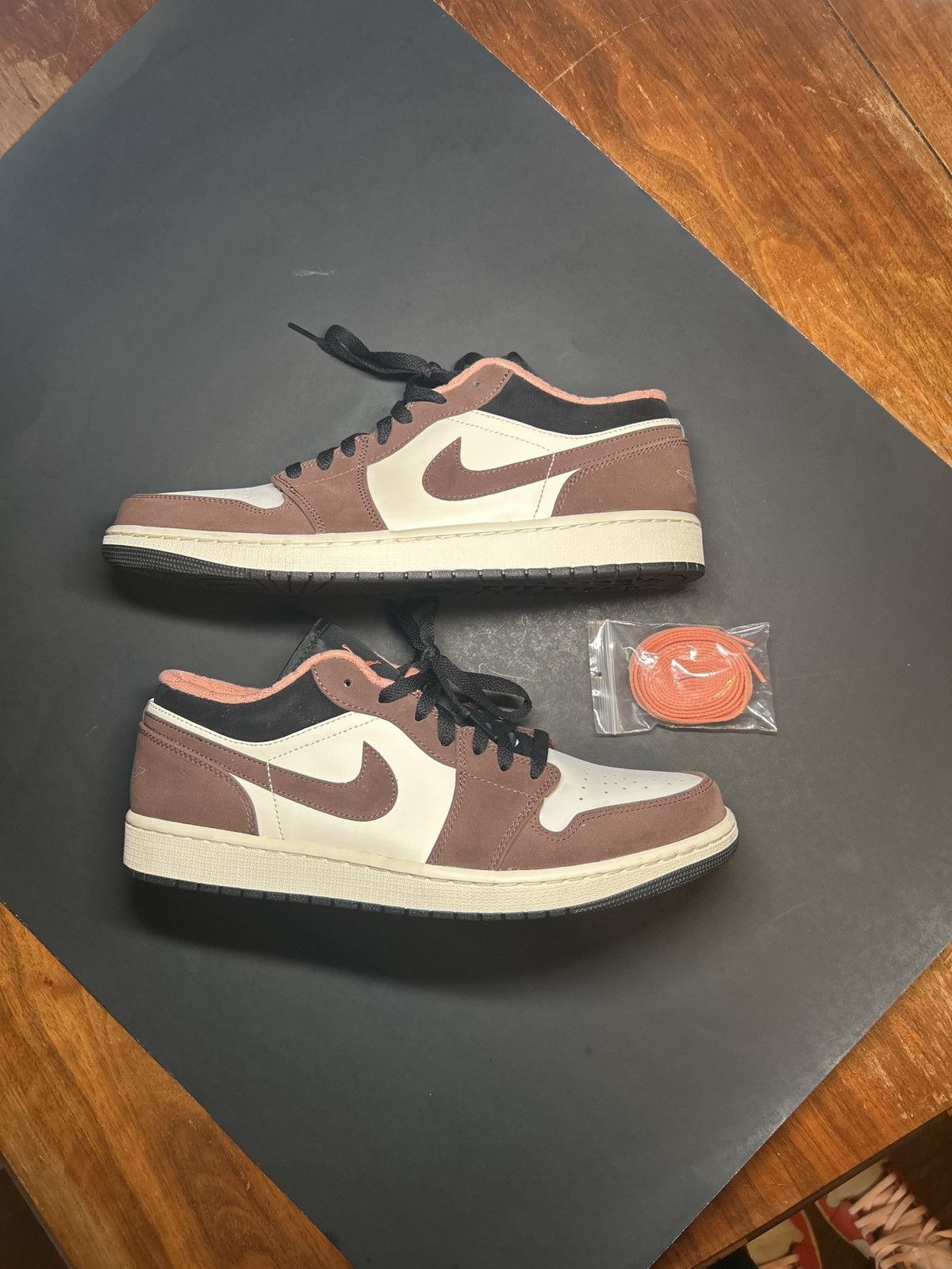 Jordan Brand Jordan 1 Low ‘Mocha’ Size US 12.5 / EU 45-46 - 1 Thumbnail