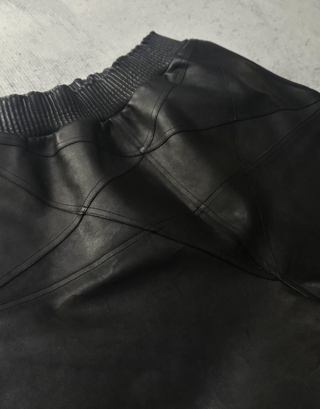 Rick Owens RICK OWENS 21FW fashion show full leather pentagram shorts Size US 40 / EU 56 - 3 Thumbnail