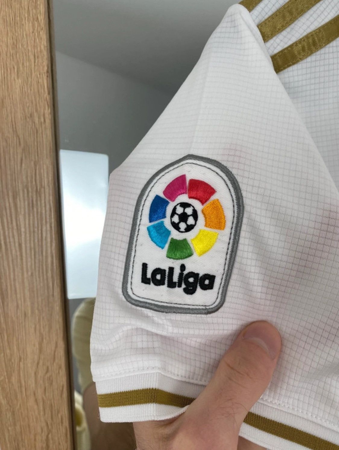 Adidas Home football jersey Real Madrid 2019/2020 Size US M / EU 48-50 / 2 - 7 Thumbnail