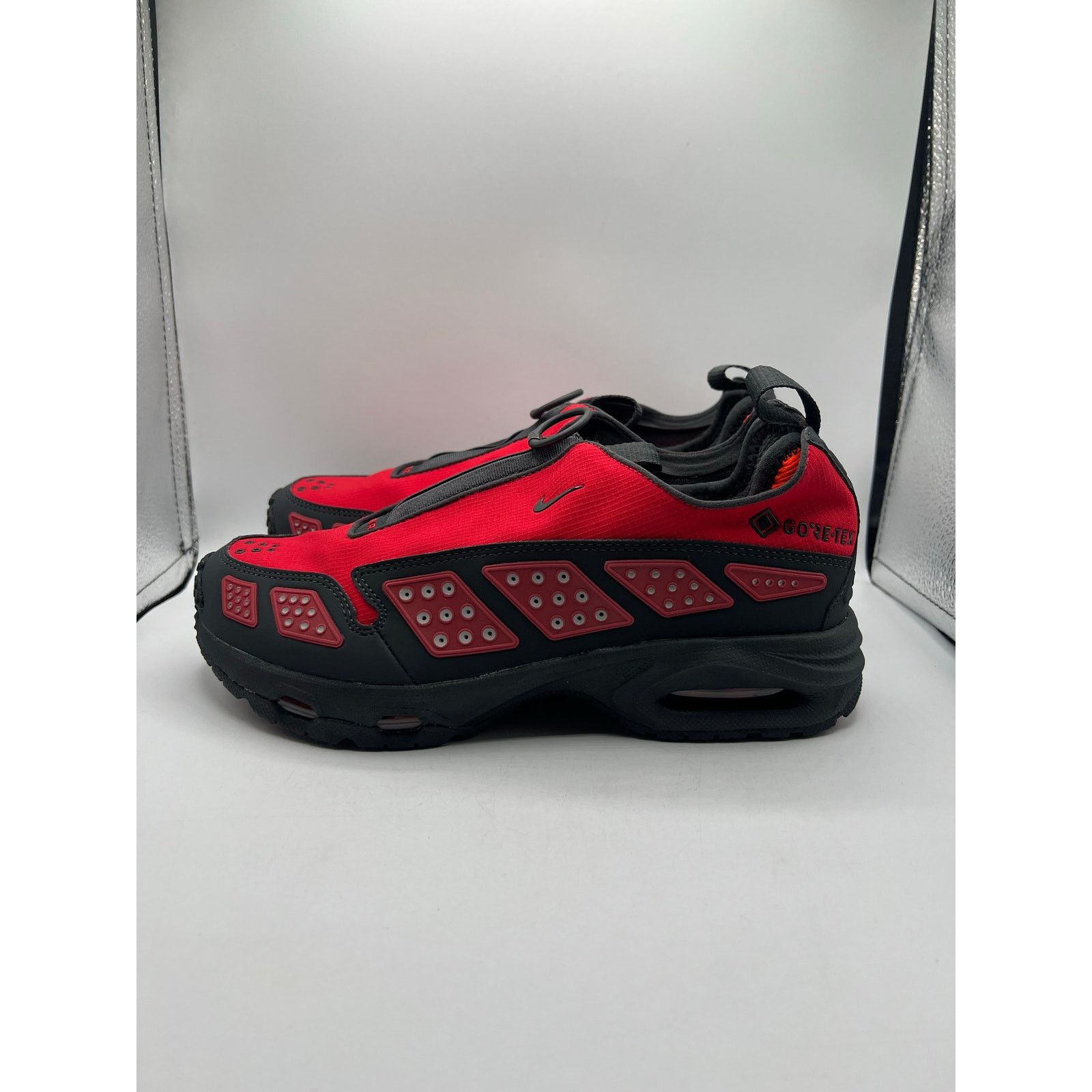 Nike Nike Air Sunder Max Wmns GORE-TEX “Hyper Crimson” size 7w Size US 7 / IT 37 - 1 Thumbnail