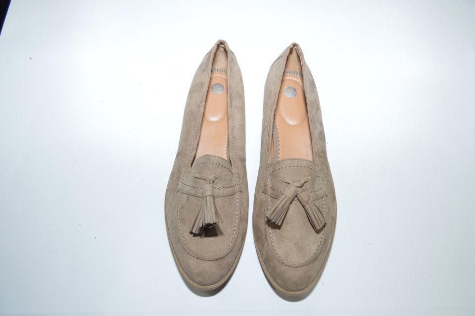 Designer Women's Beige Tassel Loafers - Size 10 by Dressbarn Size US 10 / IT 40 - 1 Thumbnail