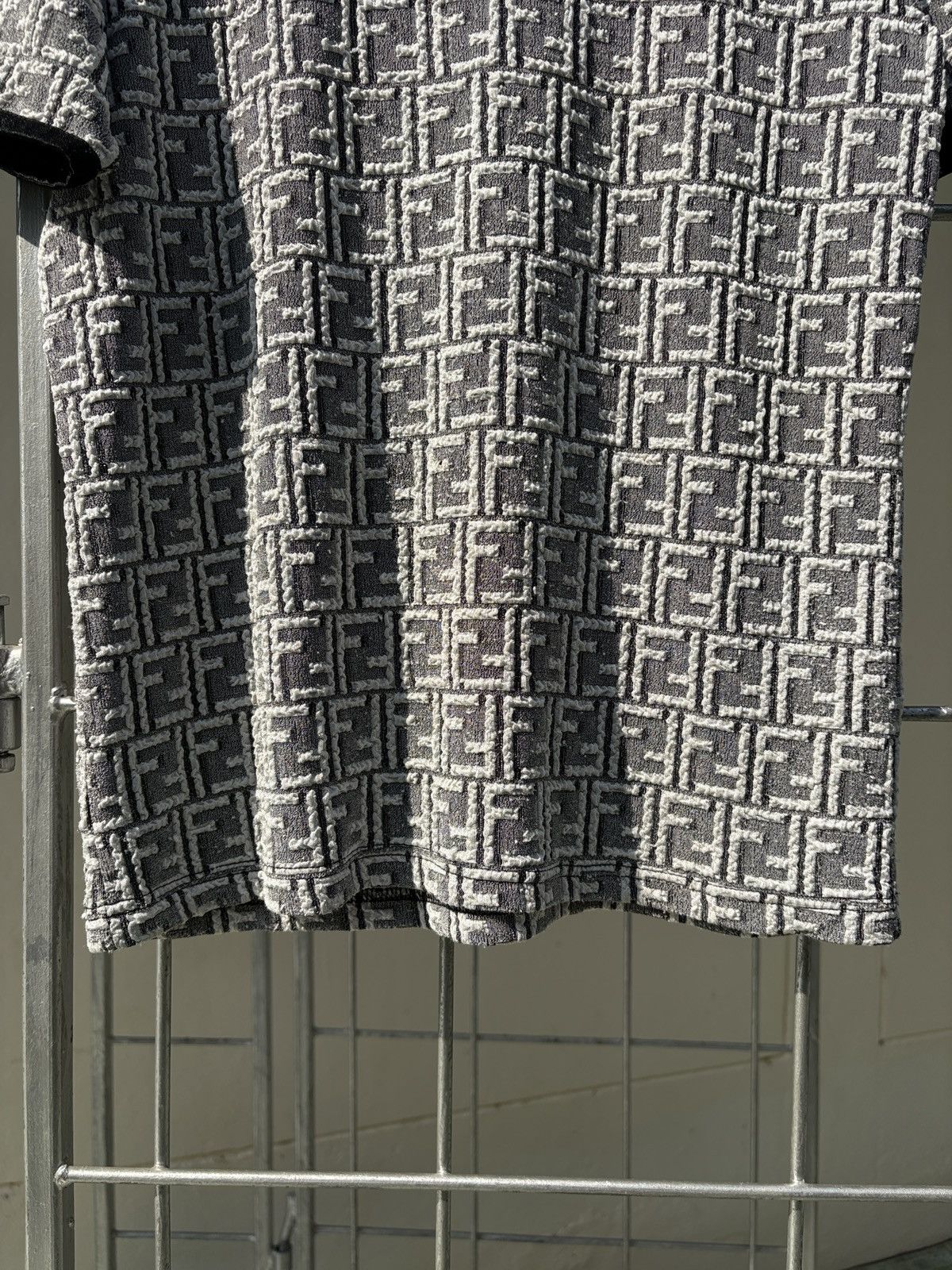 Fendi Fendi monogram T-shirt Size M / US 6-8 / IT 42-44 - 8 Thumbnail
