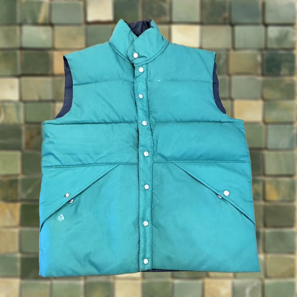 Vintage VINTAGE Down Filled Puffer Vest Reversible Green Blue Small 80s Men Size US S / EU 44-46 / 1 - 1 Thumbnail
