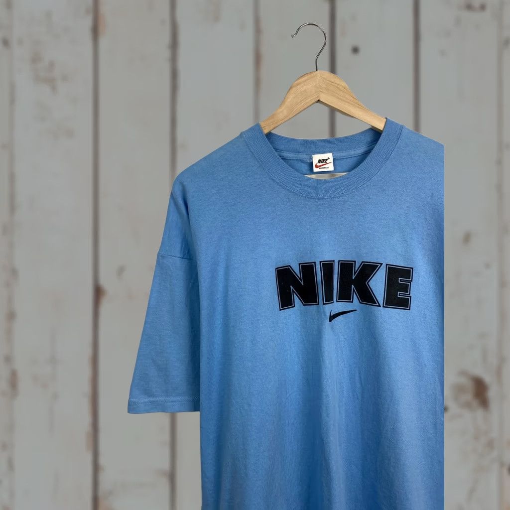 Nike VINTAGE Nike T-Shirt 90s XS XL? Blue Nike Shirt Mens XL Blue 90s Vintage Rare Retro Hype Y2K Size US XL / EU 56 / 4 - 1 Thumbnail