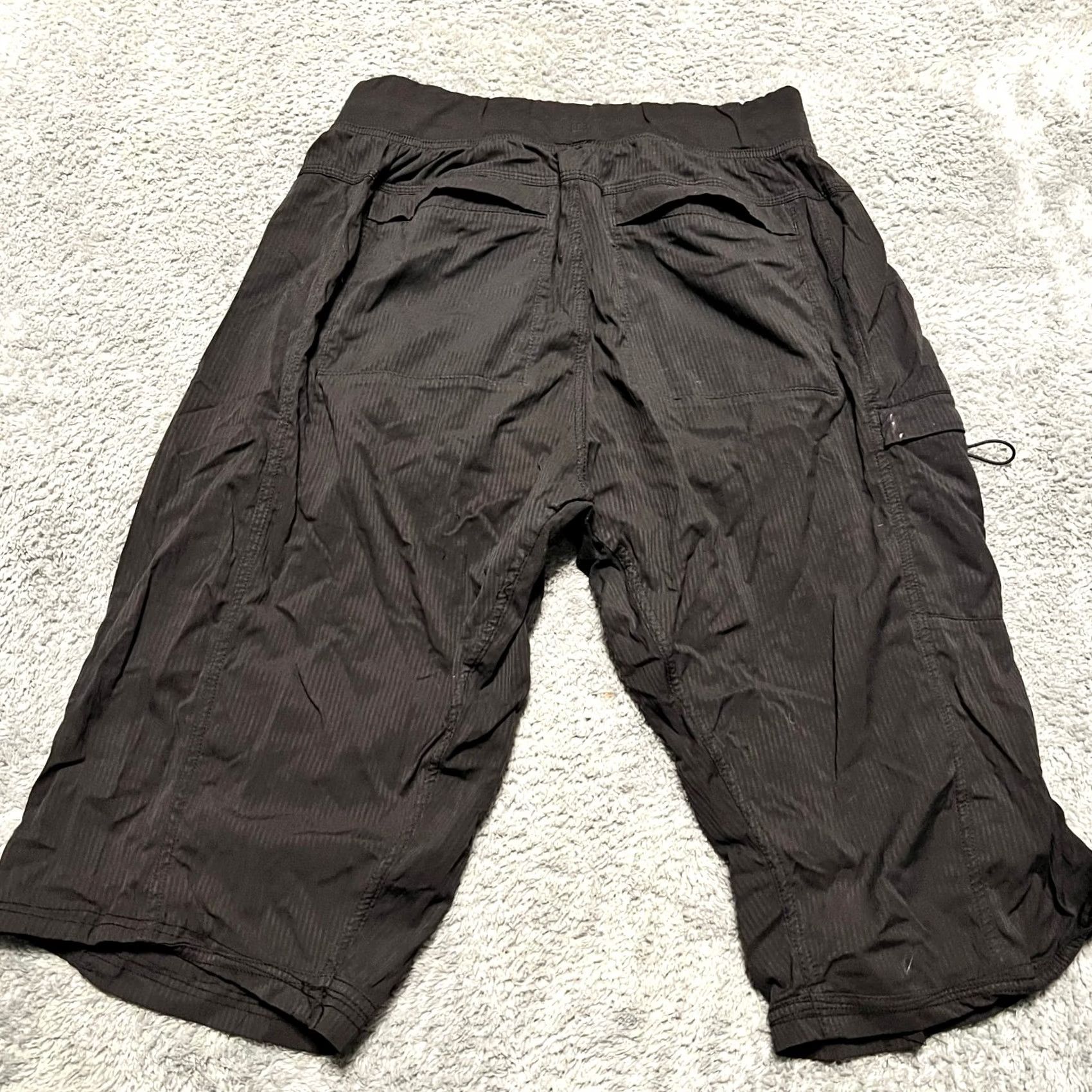 Lululemon Lululemon Dance Studio Cropped Capri Black Striped Shorts Womens Medium Size 32" / US 10 / IT 46 - 2 Thumbnail