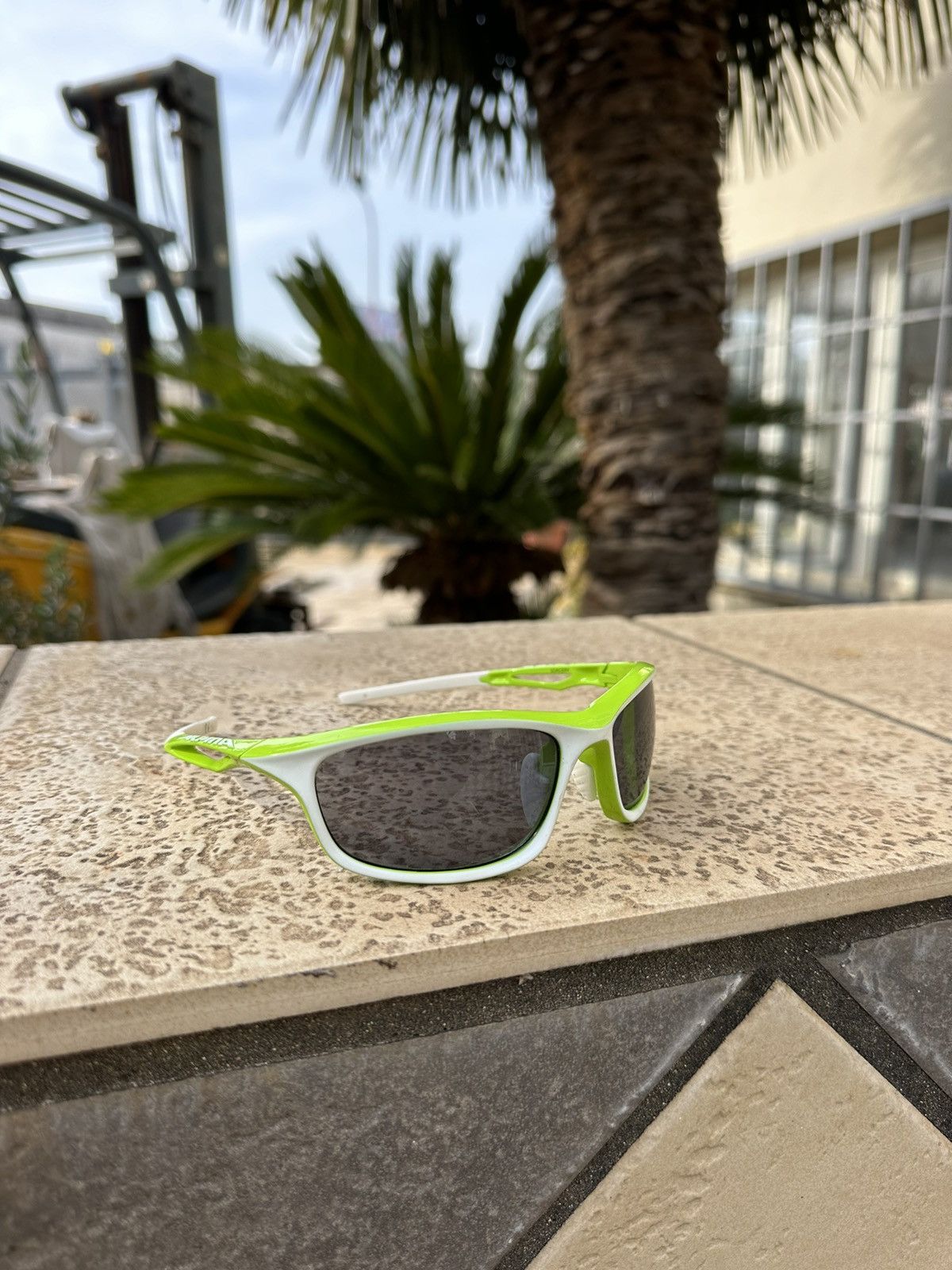 Oakley Alpina Sunglasses Green Sorcery A8569471 S3 Size ONE SIZE - 1 Thumbnail