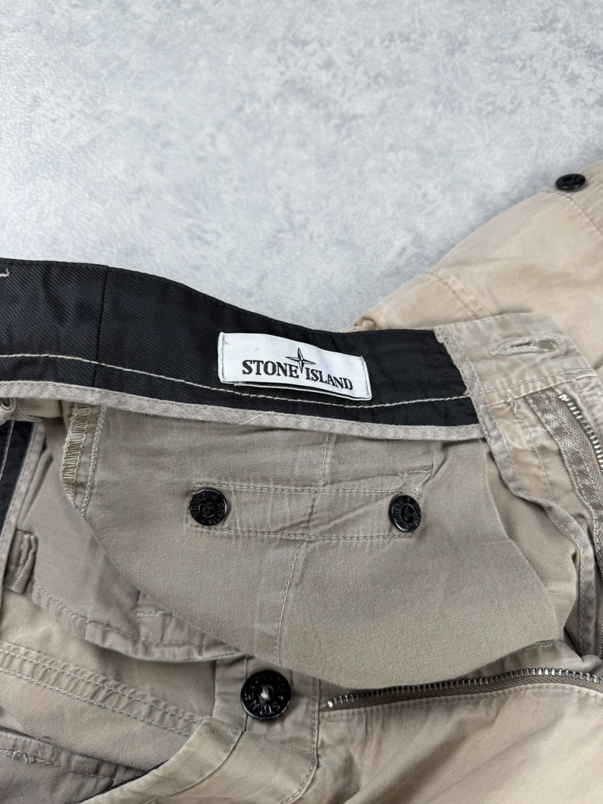 Stone Island Stone Island Cargo Shorts Beige Size W30 Size US 30 / EU 46 - 12 Thumbnail