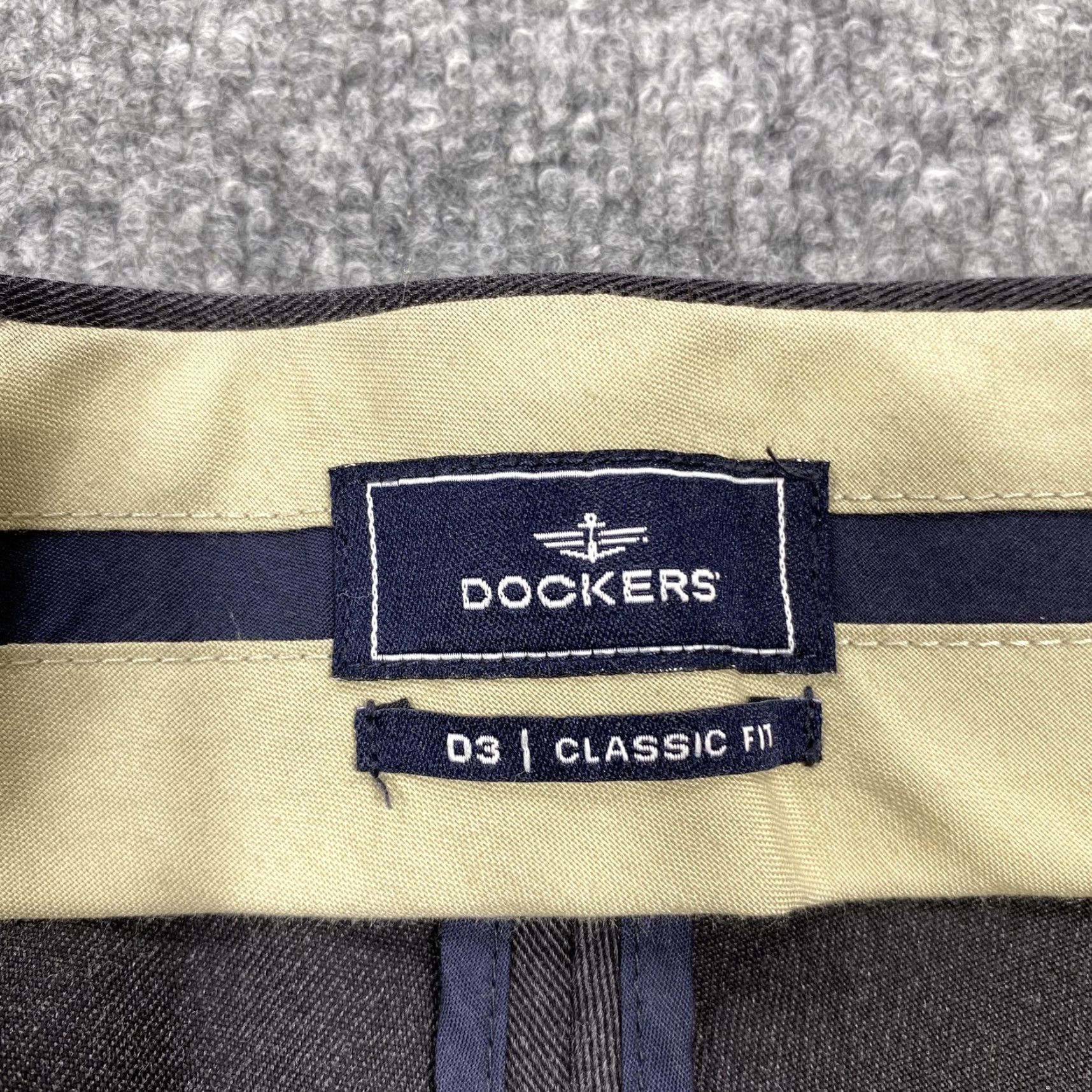 Dockers Dockers Dress Pants Mens 36x30 Gray Classic Fit Pleated Straight Business Size US 36 / EU 52 - 7 Thumbnail