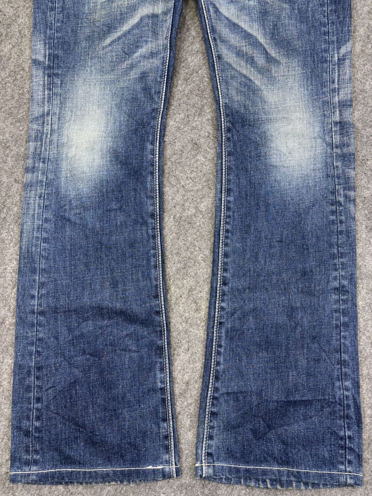 Vanquish 💥Flare💥Vanquish Crazy Fades Low Rise Spiky Flare Denim K1 Size US 32 / EU 48 - 4 Thumbnail