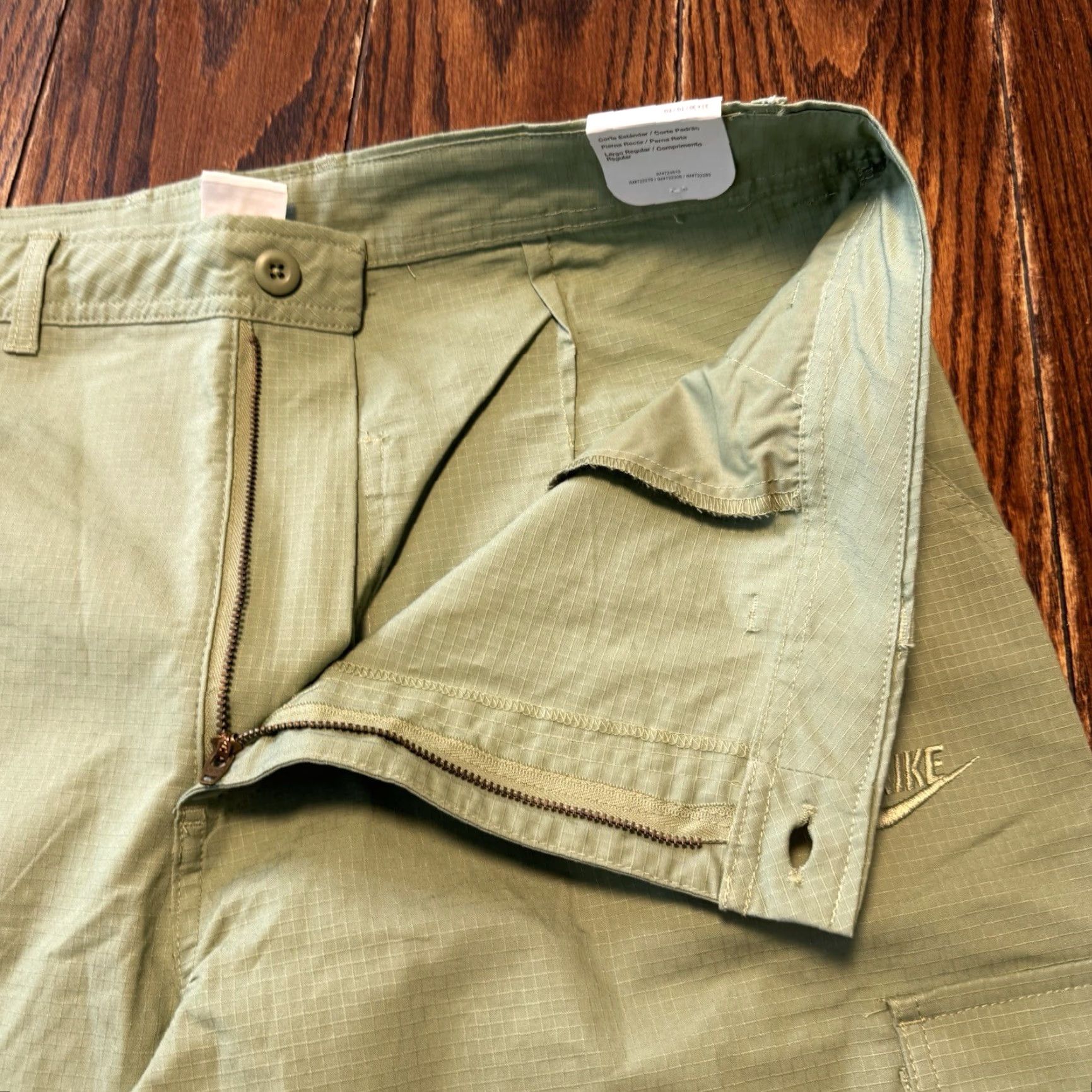 Nike Nike Club Mens Pants 38x30 Cargo Stretch FZ5765-386 Oil Green Regular Inseam 30in NWT Size US 38 / EU 54 - 5 Thumbnail