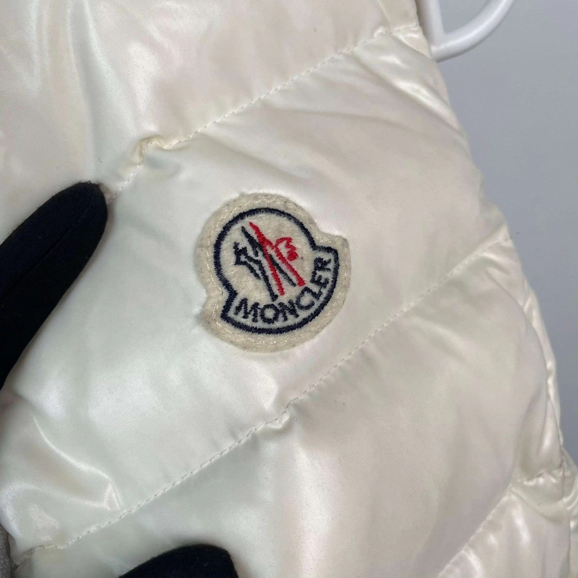 Moncler Moncler men down vest size 00 white Size US XXS / EU 40 - 3 Thumbnail