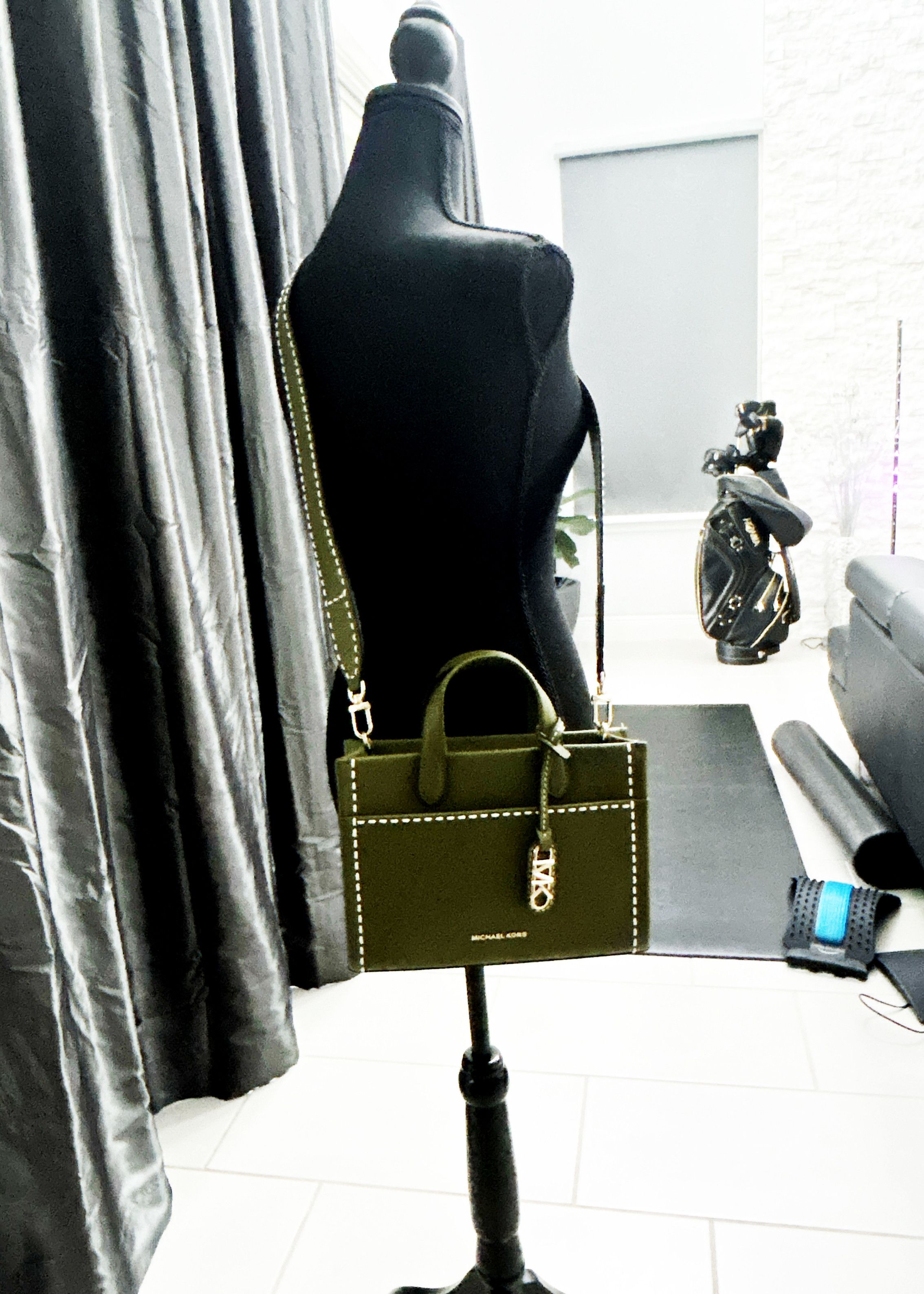 Michael Kors Michael Kors Leather Bag Retail $435 Clearance Sale Size ONE SIZE - 11 Thumbnail