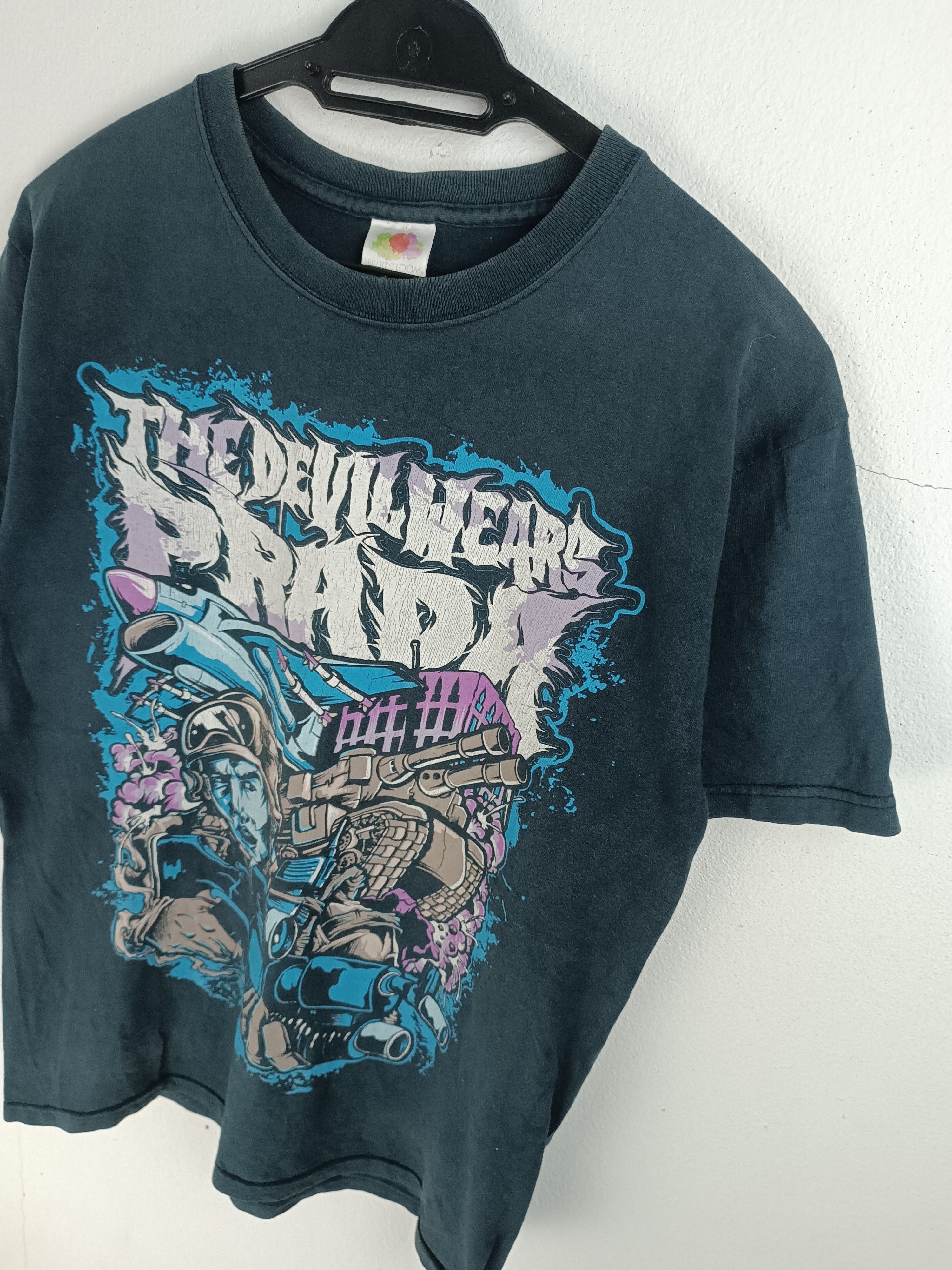 Band Tees VINTAGE 2000s THE DEVIL WEARS PRADA METALCORE VERY RARE Size US M / EU 48-50 / 2 - 7 Thumbnail