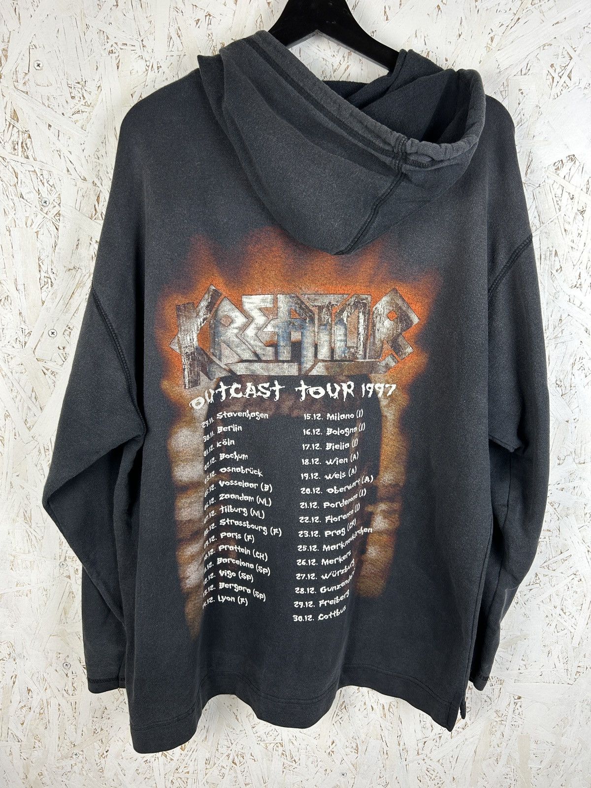 Band Tees 90s Kreator Outcast Tour 1997 Thrash Metal Band Hoodie L Size US L / EU 52-54 / 3 - 6 Thumbnail