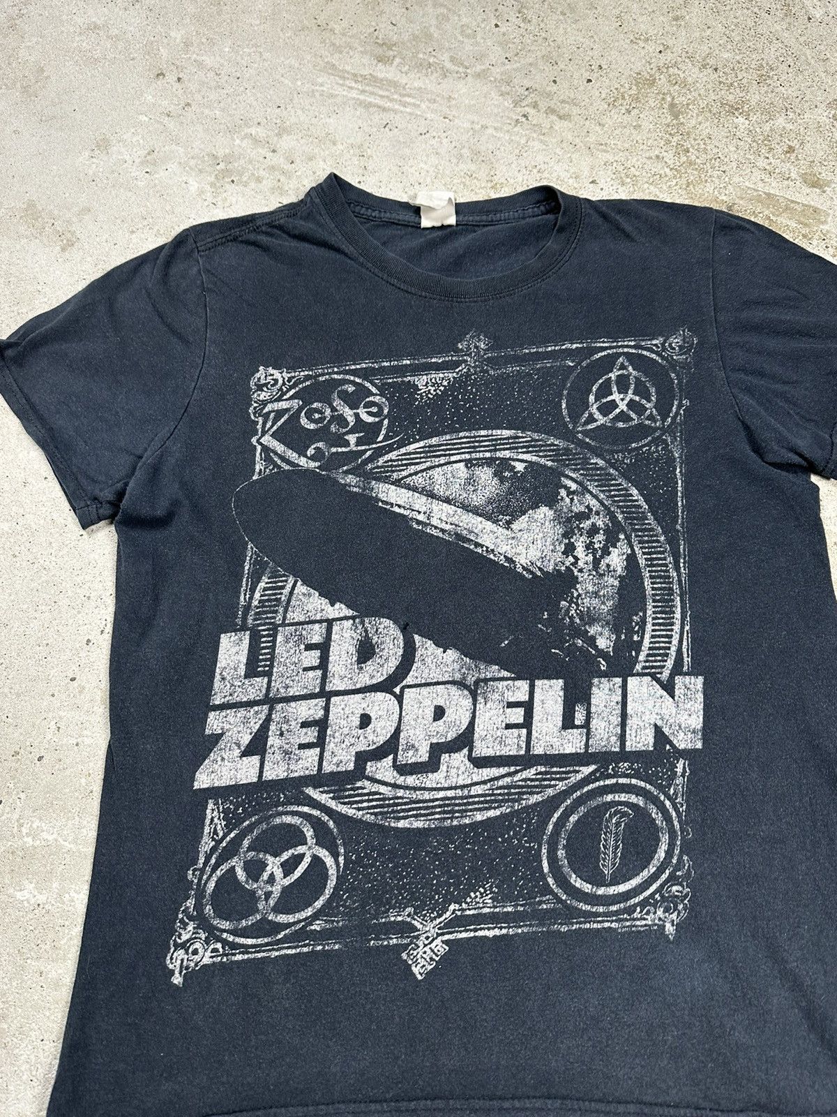 Led Zeppelin Vintage 2011 Led Zeppelin Black Trashed Tee Tour Size US S / EU 44-46 / 1 - 5 Thumbnail