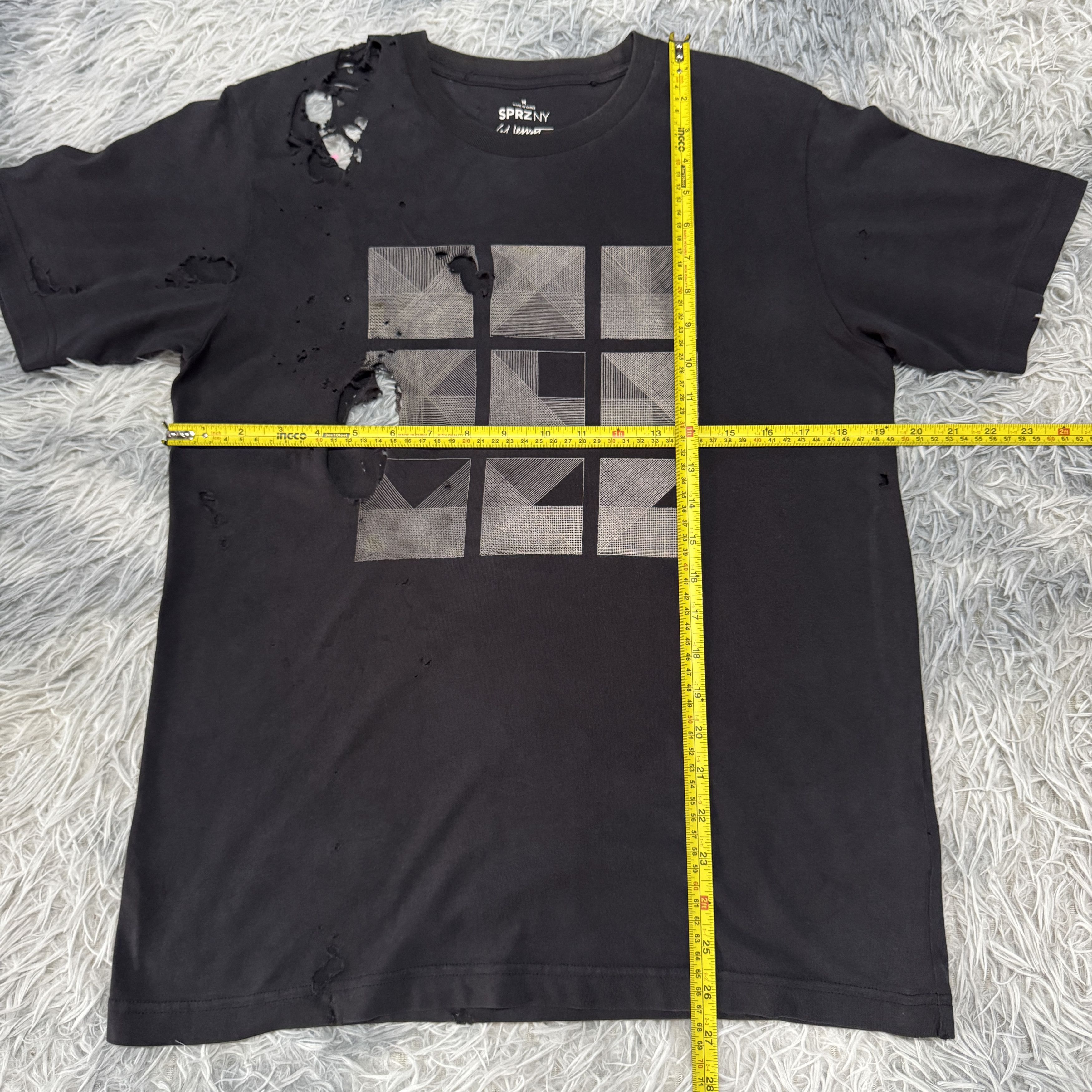 Uniqlo Uniqlo MOMA Special Edition Modern ART Distressed Sunfaded Size US M / EU 48-50 / 2 - 8 Thumbnail