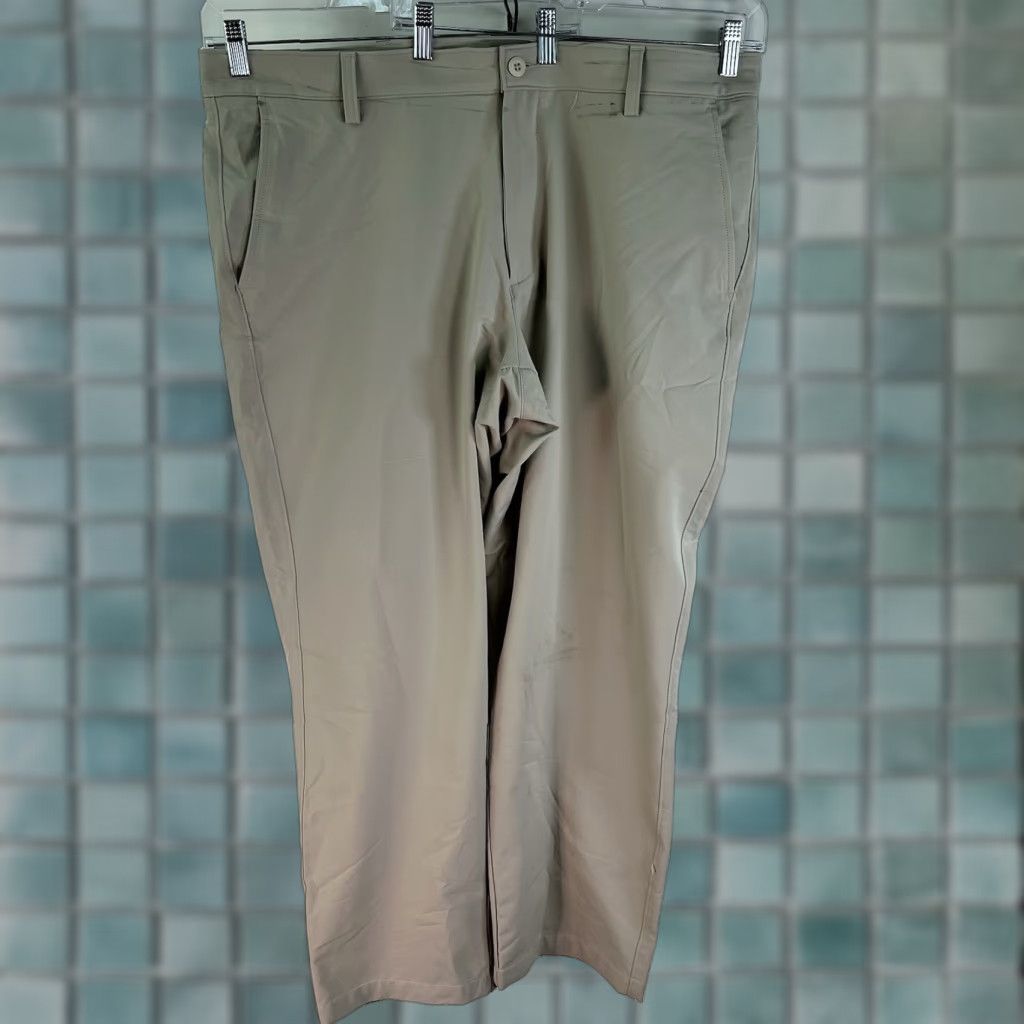 Under Armour Under Armour Golf Pants Mens Size 42 X30 Beige Shirt Size US 42 / EU 58 - 1 Thumbnail