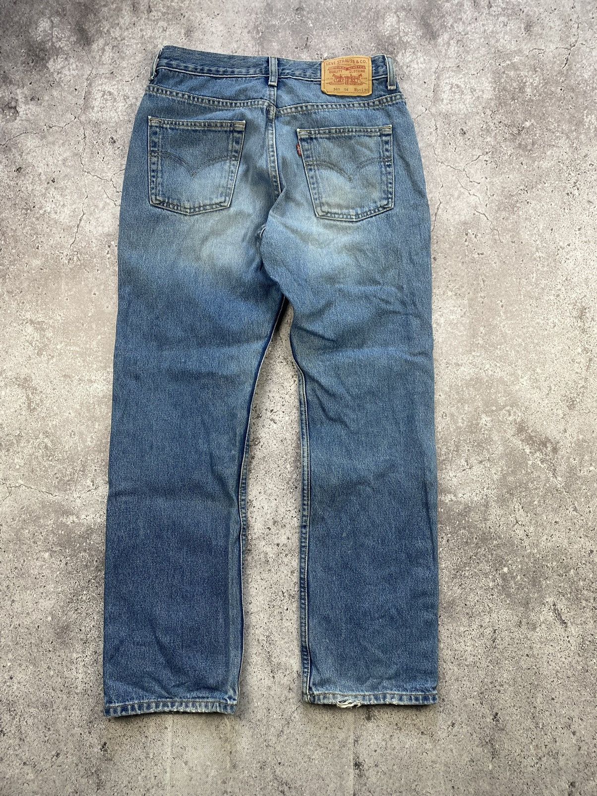 Japanese Brand × Levi's × Vintage Vintage 90s Levi's 581 Washed Blue Denim Jeans size 31x30 Size US 31 - 1 Thumbnail