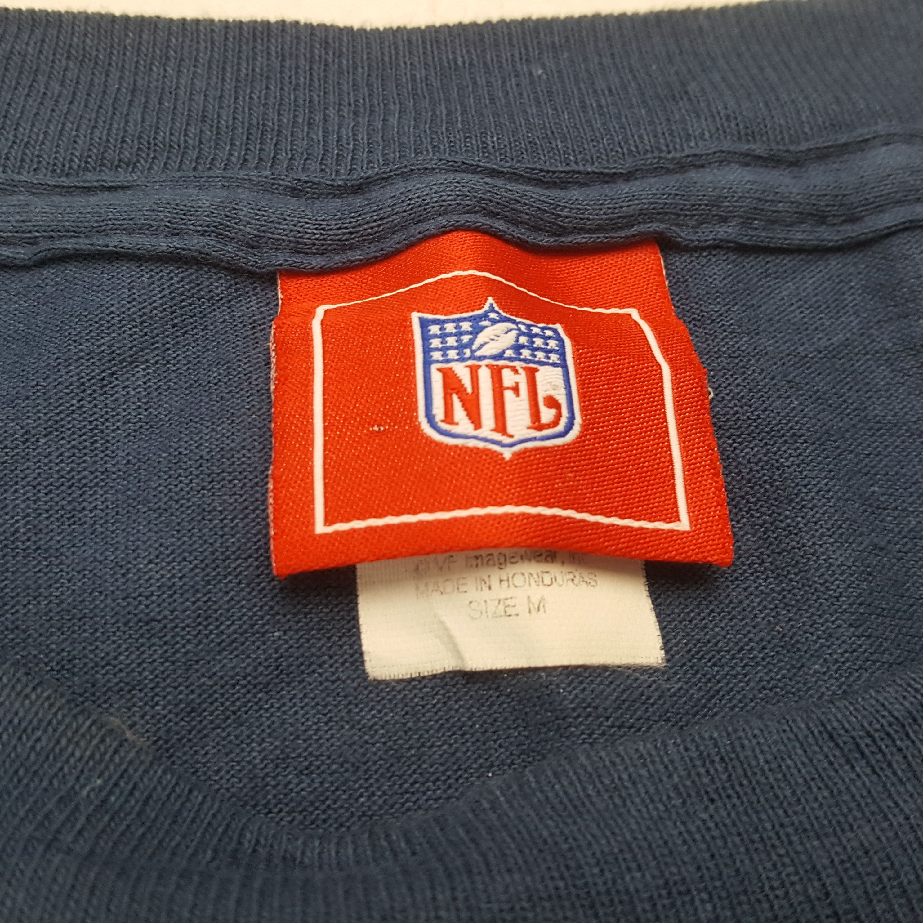 NFL × Vintage Vintage NFL TITANS American Football T-shirt C285N41 Size US M / EU 48-50 / 2 - 4 Thumbnail
