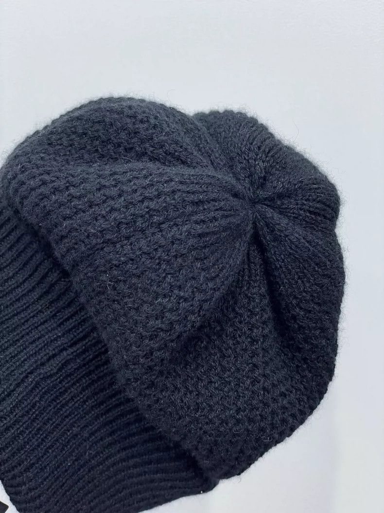 Chanel Chanel 22A black gold sequin letter logo knitted hat 2504-N Size ONE SIZE - 4 Thumbnail