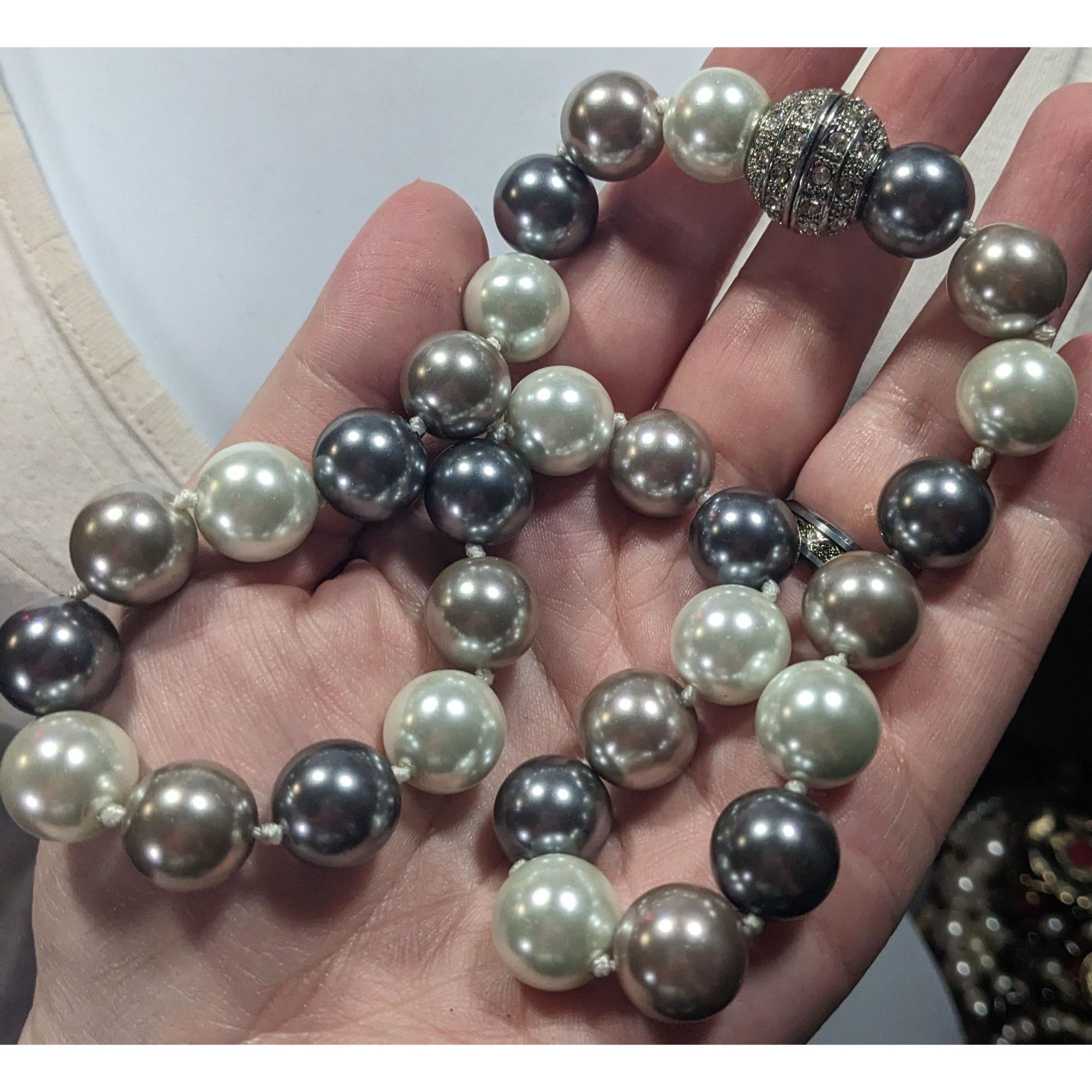 Other Elegant Glam Faux Pearl Silver Tone Necklace With Rhinestone Size ONE SIZE - 3 Thumbnail