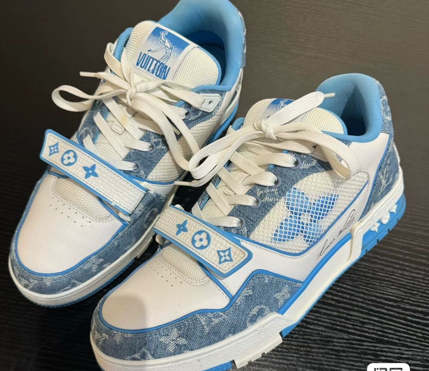 Louis Vuitton Louis Vuitton Trainer Blue and White Low-Top Sneakers 0089 Size US 8.5 / EU 41-42 - 2 Thumbnail