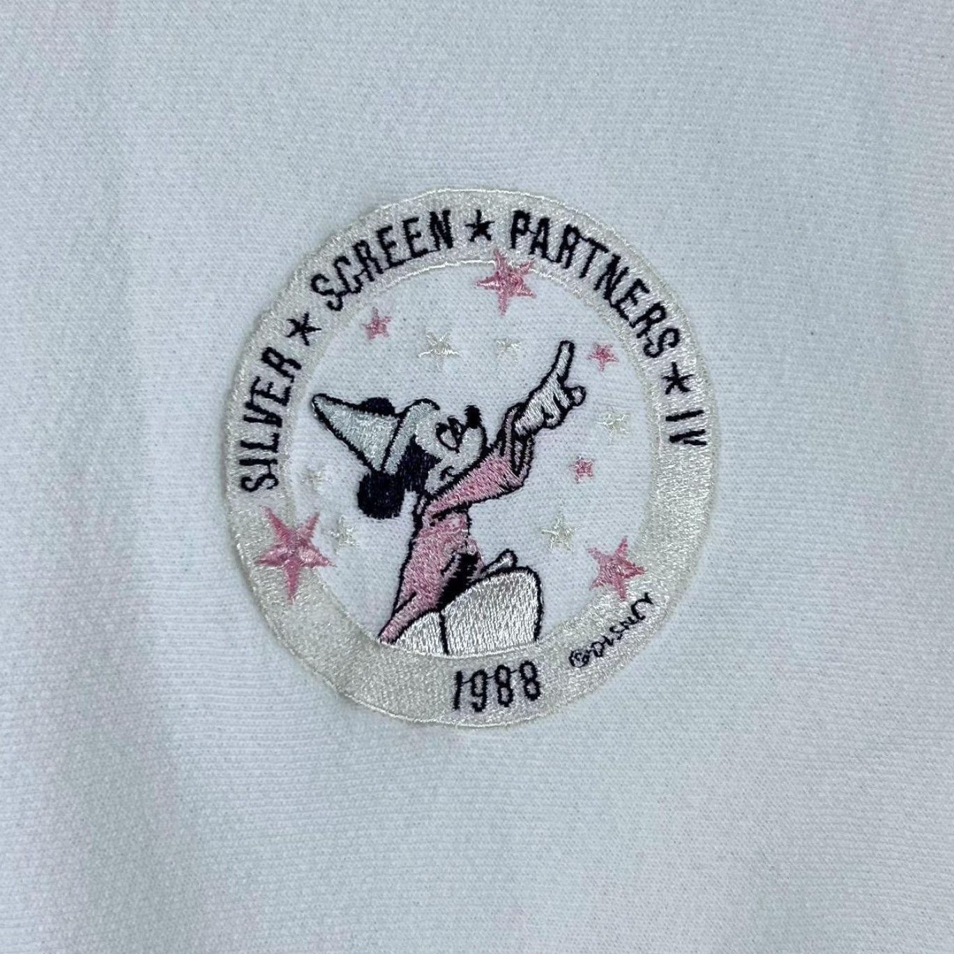 Disney VINTAGE Disney Embroidered White Sweatshirt M 1988 Silver Screen Partners IV Mens Pullover Sweatshirt Shirt White Womens? Size US M / EU 48-50 / 2 - 3 Thumbnail