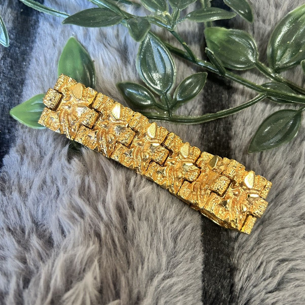 Vintage Vintage 70s-80s wide gold nugget unisex bracelet Size ONE SIZE - 4 Thumbnail