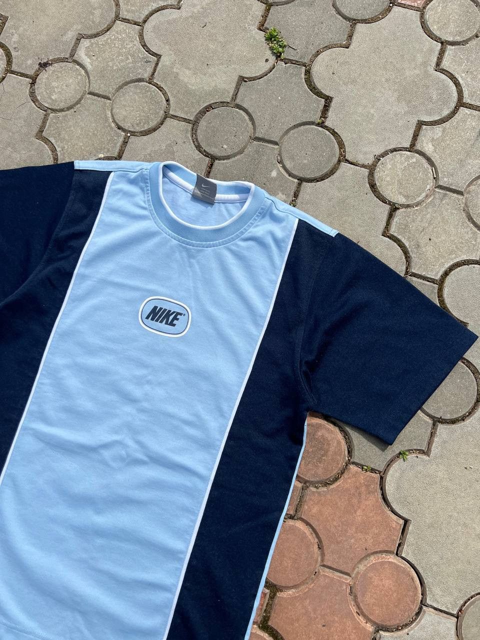 Vintage Vintage Nike Center Logo Oversized Tee Y2K USA Size US M / EU 48-50 / 2 - 2 Thumbnail