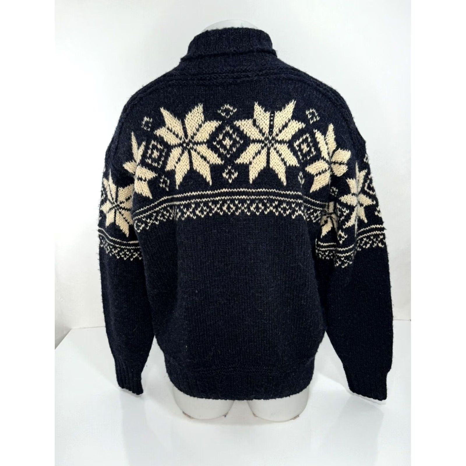 Ralph Lauren Ralph Lauren HAND KNIT WOOL Winter Snowflake Ski L Turtleneck Sweater Blue Beige Men Size US L / EU 52-54 / 3 - 3 Thumbnail