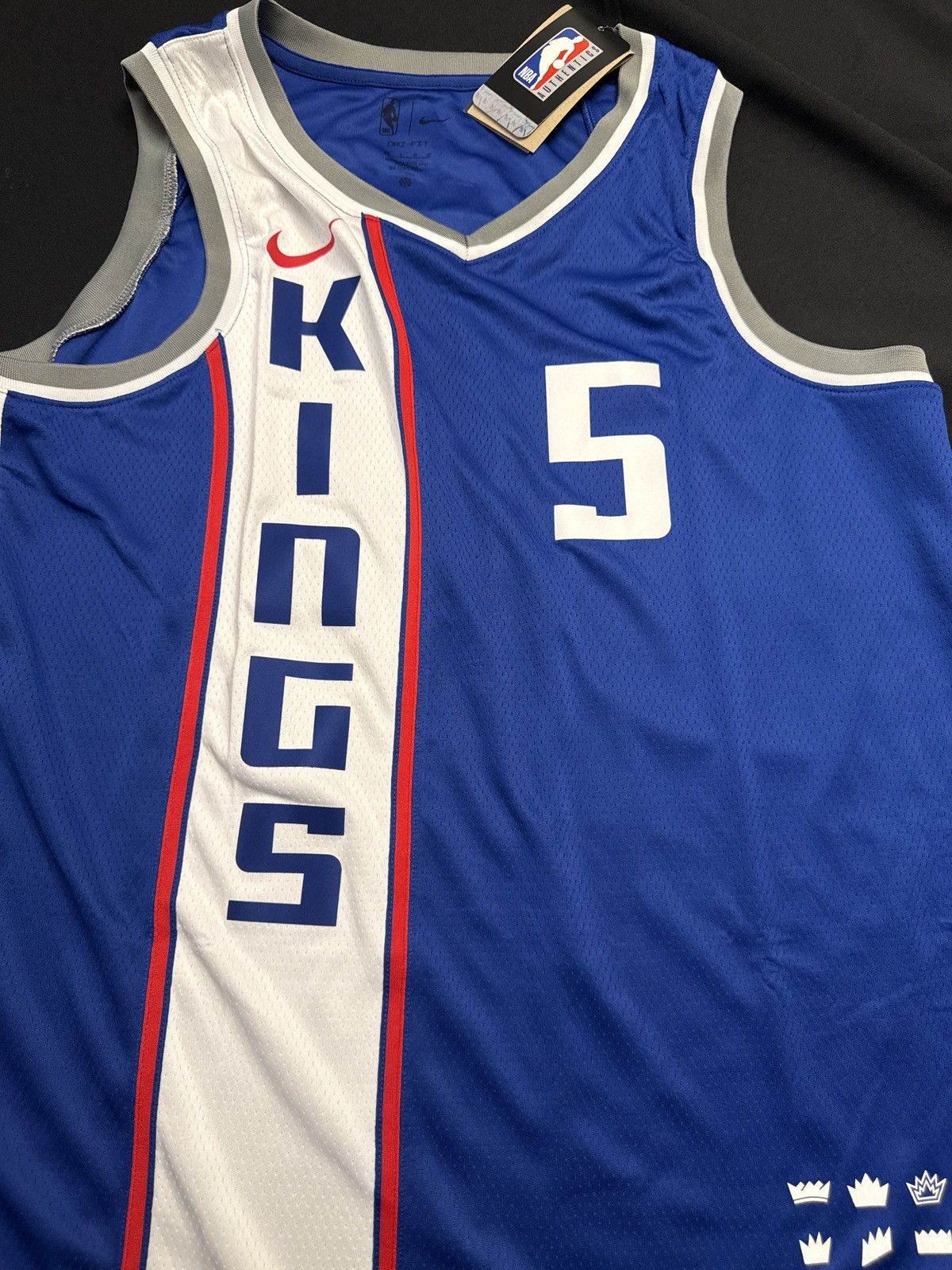Nike *NEW* Kings 100 years of Royalty Jersey D. Fox #5 Size US M / EU 48-50 / 2 - 2 Thumbnail