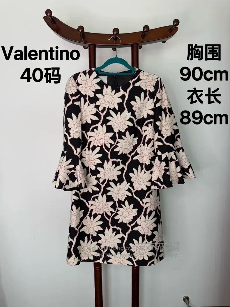 Valentino Valentino Flared sleeve dress Size M / US 6-8 / IT 42-44 - 1 Thumbnail