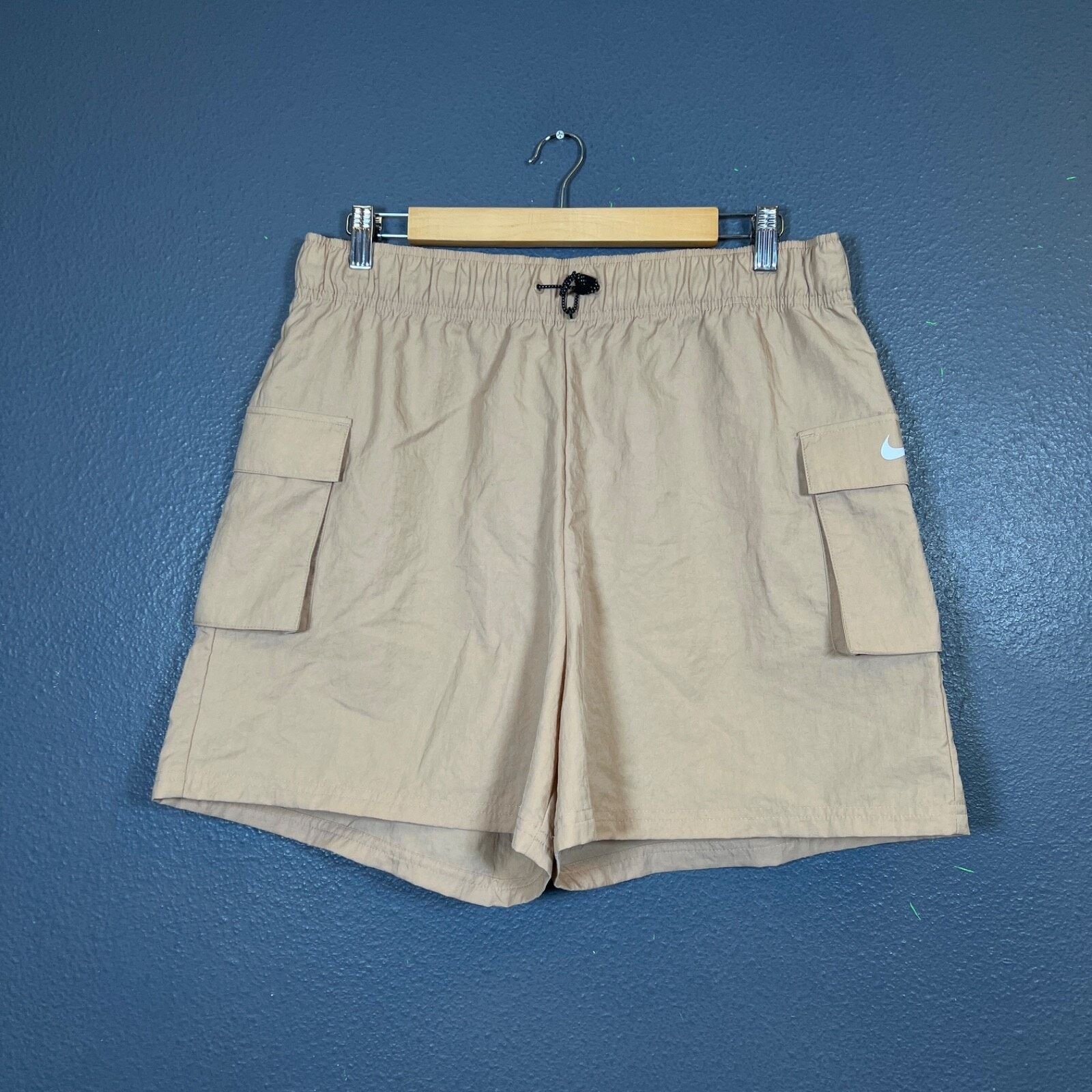 Nike Nike L men’s cargo shorts beige modern outdoor hiking gym Size US 32 / EU 48 - 1 Thumbnail