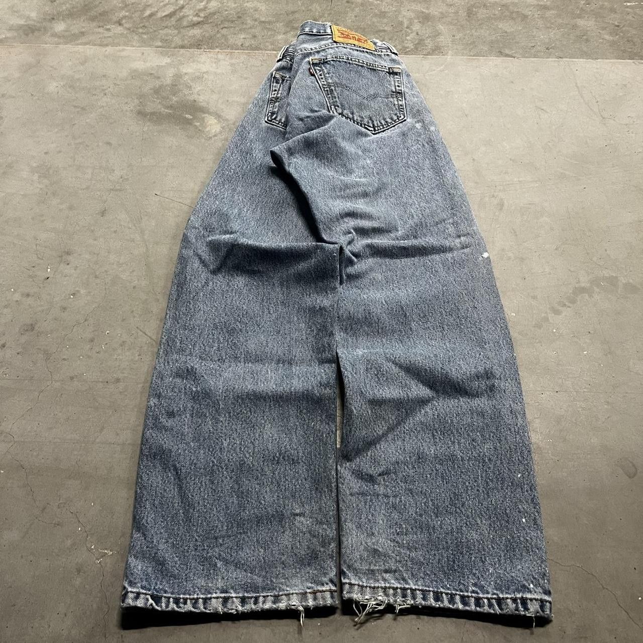 Levi's × Vintage Vintage Y2K Levis 505 Skater Style Medium Wash Denim Jeans! Size US 35 - 6 Thumbnail