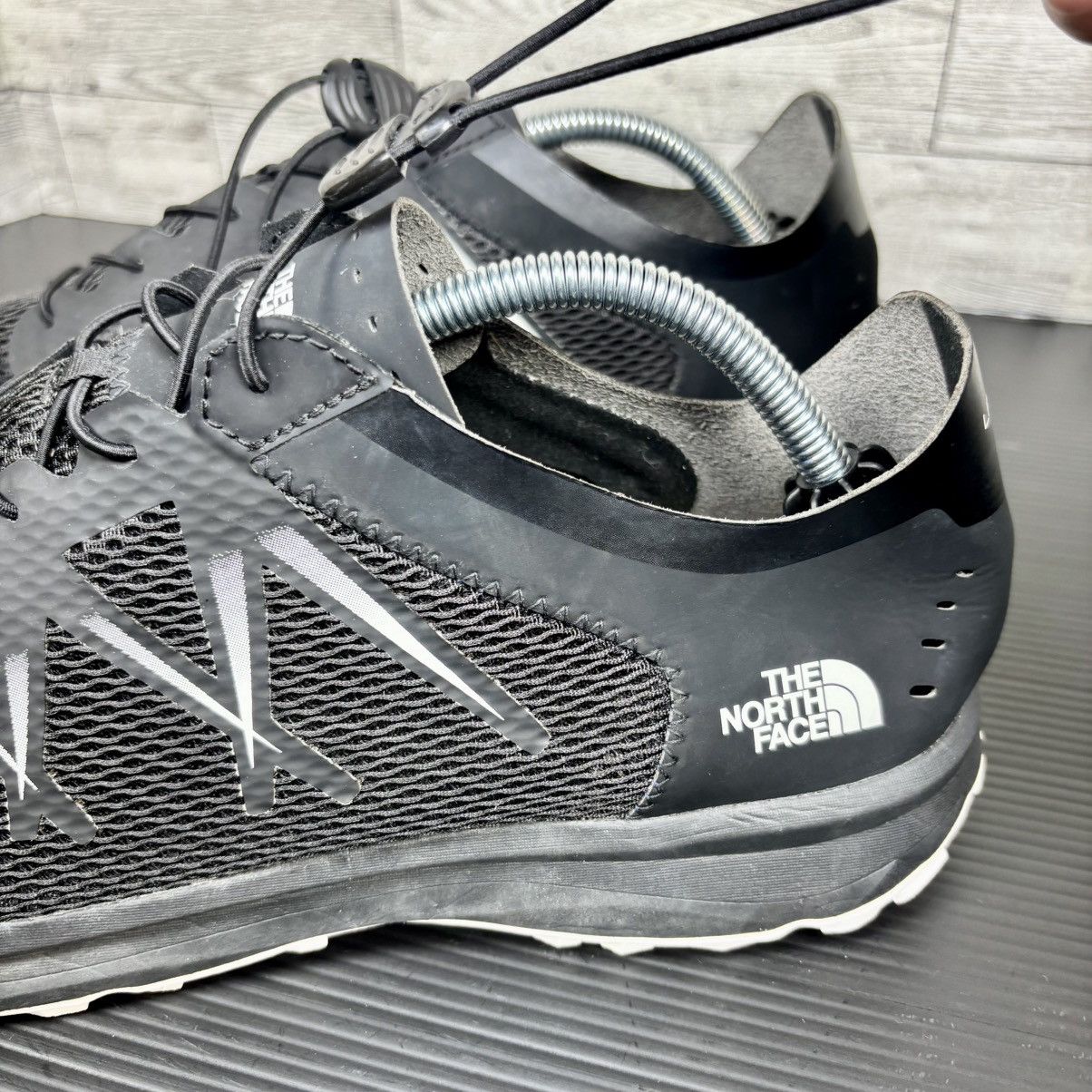 The North Face The North Face Men's sz 12 Litewave Flow Lace Running Shoes Size US 12 / EU 45 - 2 Thumbnail