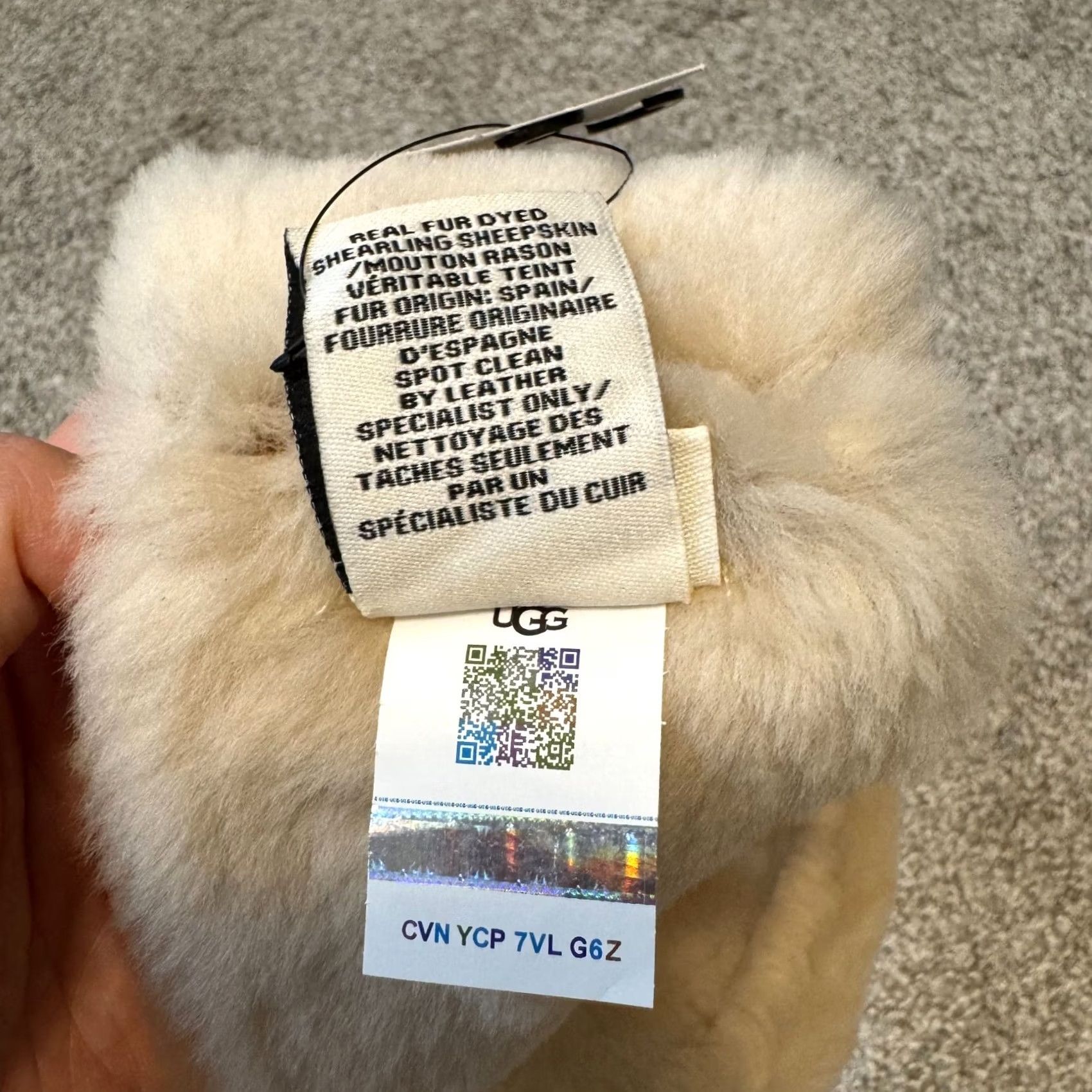 NWT UGG Genuine Shearling Reversible Headband NWT Womens UGG Water Resistant Sheepskin Reversible Headband  main image 3