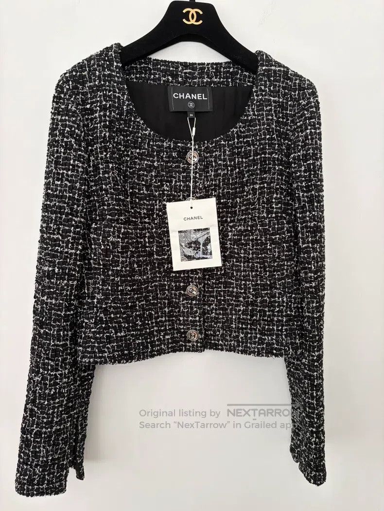 Chanel Chanel Black and white checkered round-neck tweed jacket Size XS / US 0-2 / IT 36-38 - 1 Thumbnail