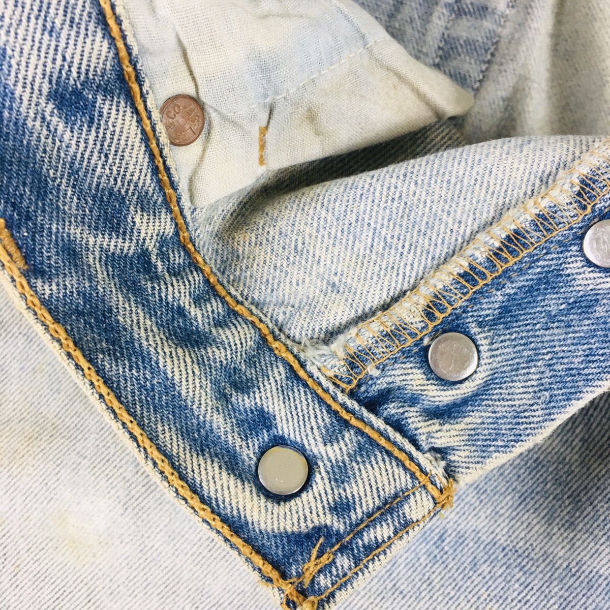 Levi's Vintage Clothing Vintage 90s Levis Distress Jeans Made in USA Size US 33 - 12 Thumbnail
