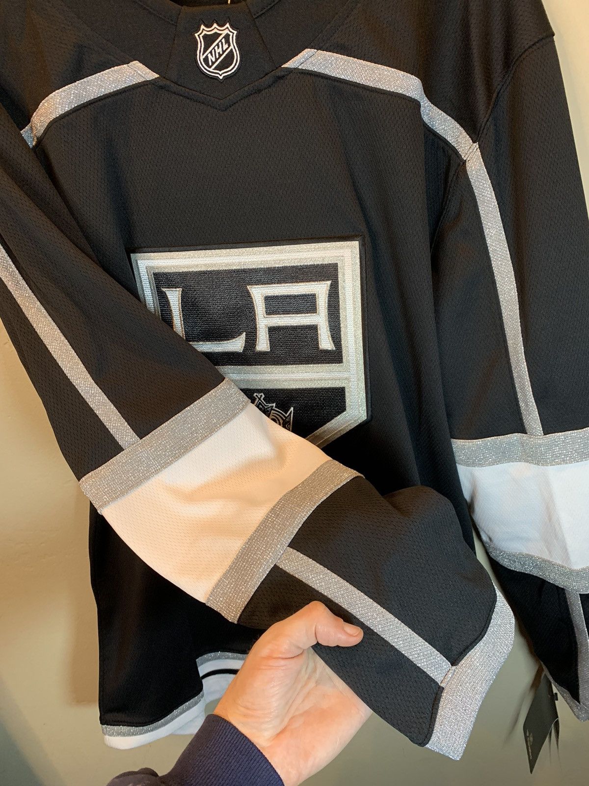 NHL *RARE* New Los Angeles LA Kings NHL Hockey Jersey Size US S / EU 44-46 / 1 - 4 Thumbnail
