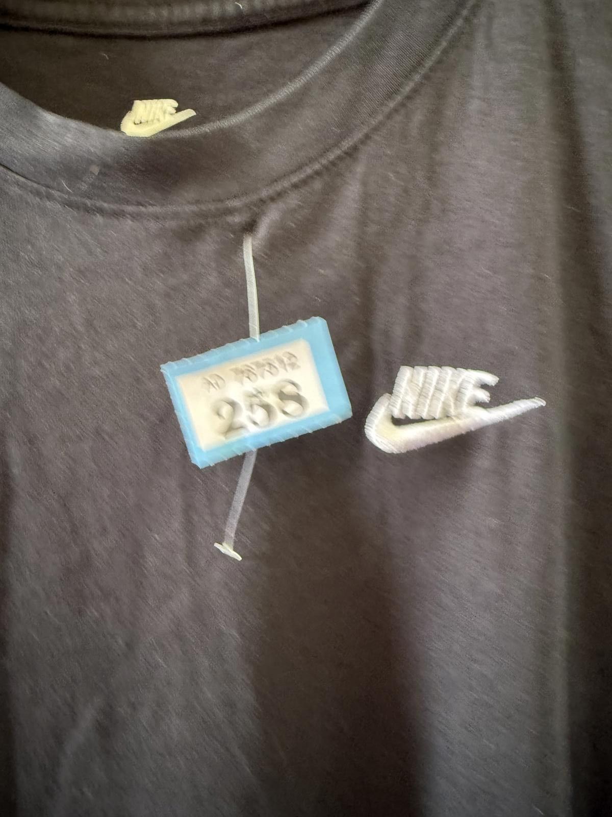 Nike Nike The Nike Tee Black T-Shirt Size C (147-158 CM) Size US L / EU 52-54 / 3 - 2 Thumbnail
