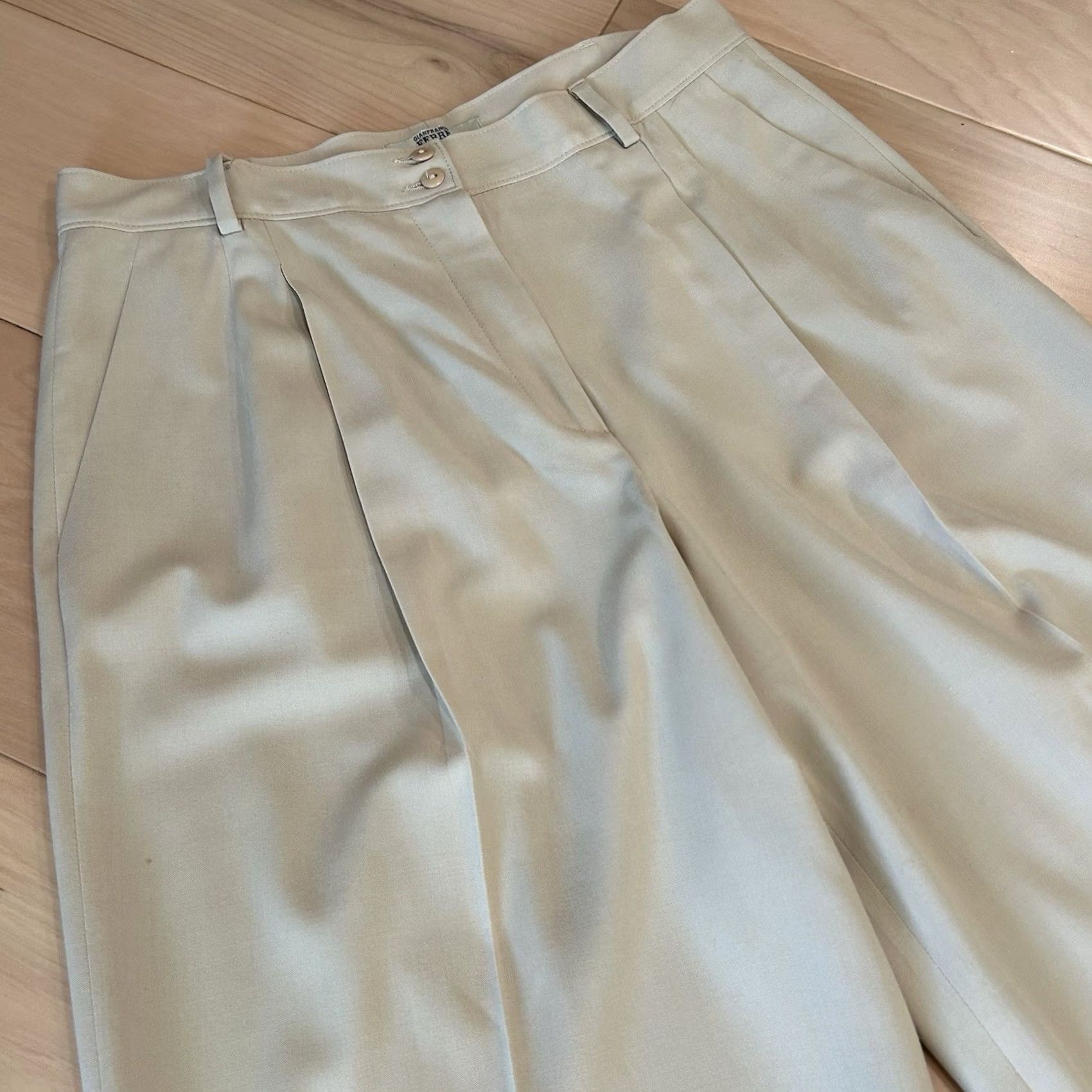 Gianfranco Ferre Gianfranco Ferre Wide Leg Trousers Wool Blend Beige Women 44 Pockets Logo Zip Button Relaxed High Rise Dress Pants Vintage No Size 30" / US 8 / IT 44 - 2 Thumbnail