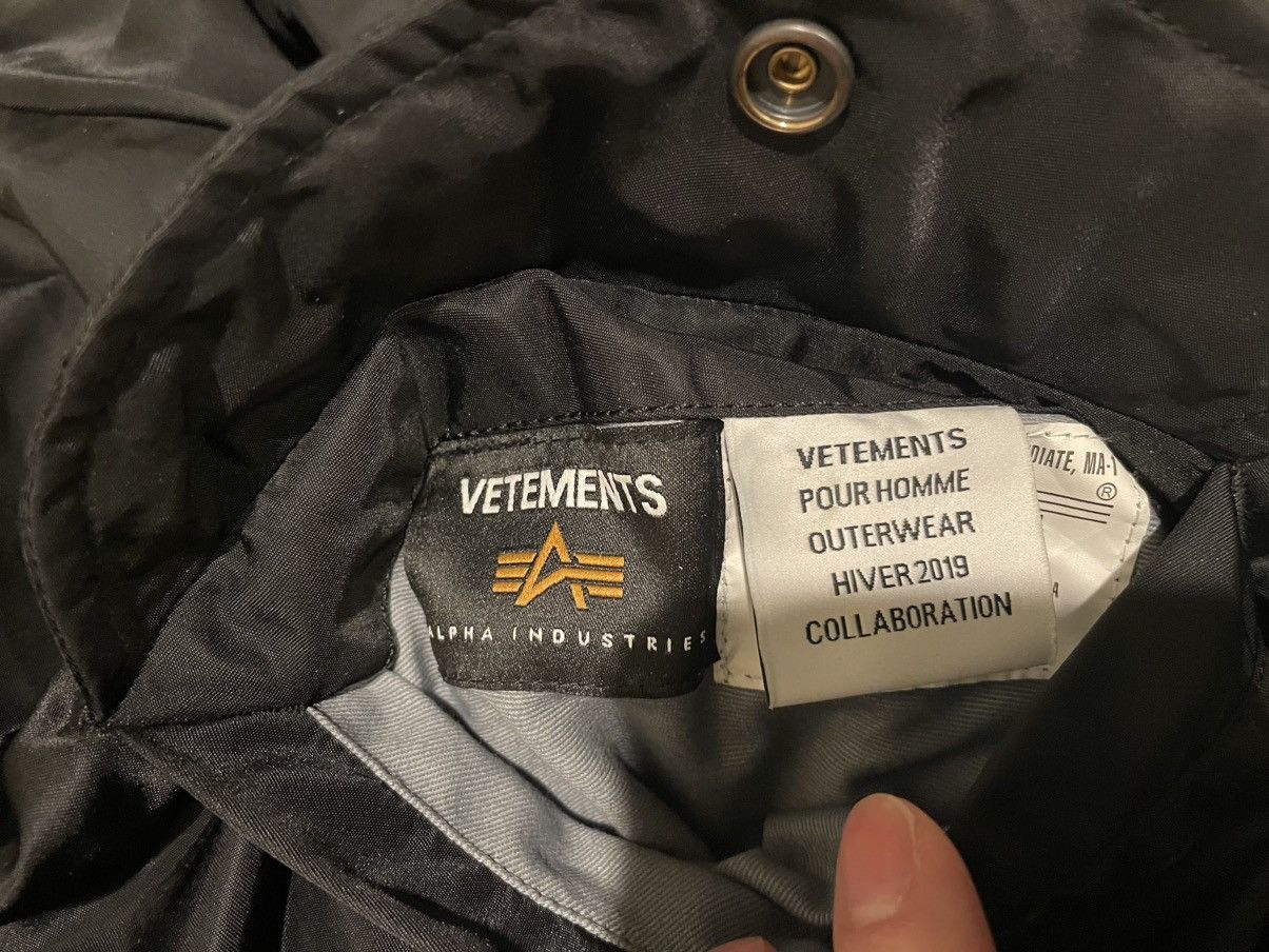 Vetements Vetements x Alpha Industries Reversible Bomber Keys XS Size US S / EU 44-46 / 1 - 14 Thumbnail
