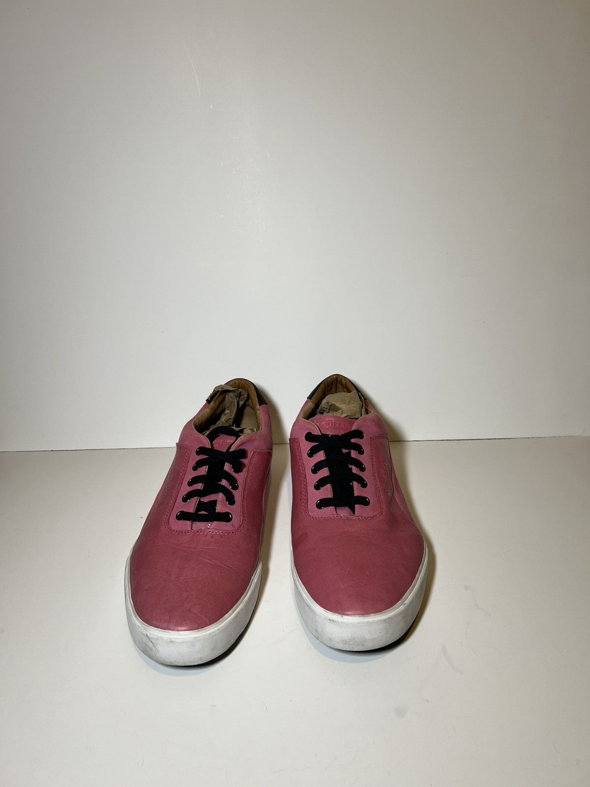 Alexander McQueen × Puma Men Deck Lo sneakers in a pink leather designer skate shoes Size US 12 / EU 45 - 2 Thumbnail