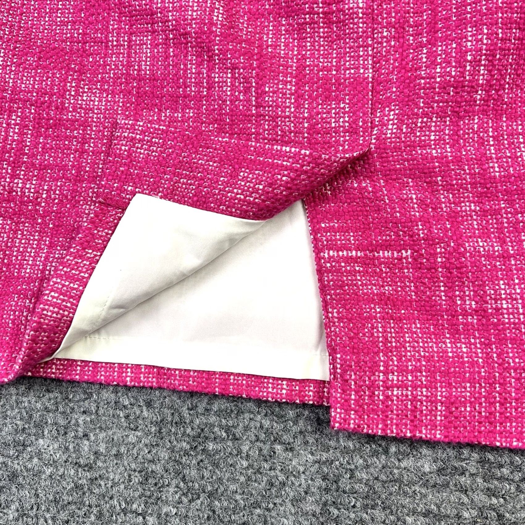 Banana Republic VINTAGE? No. Banana Republic Pink Textured Lined Skirt Womens 6 Short A-Line Slit Dress? Size 28" / US 6 / IT 42 - 5 Thumbnail
